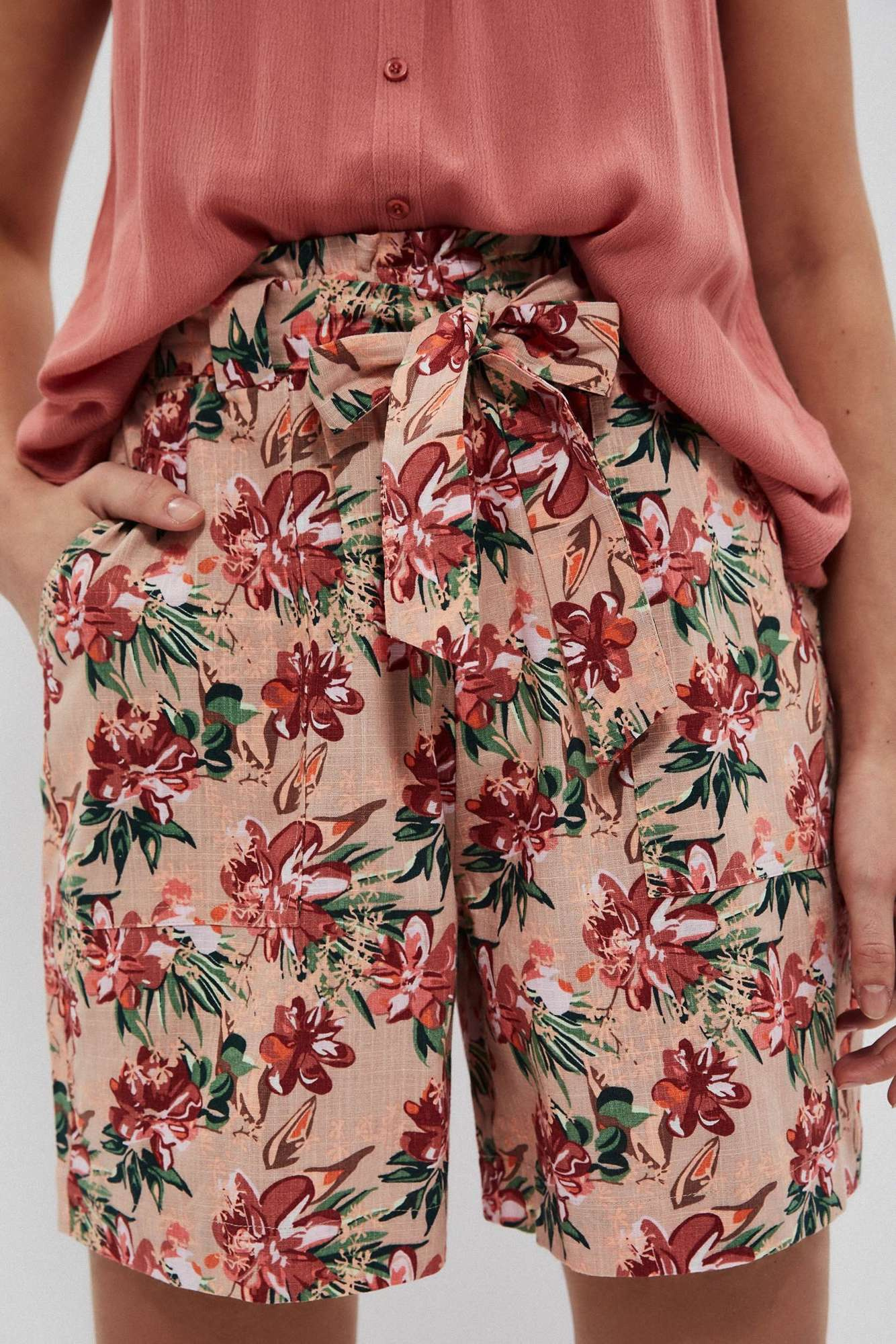 Cotton shorts with flowers