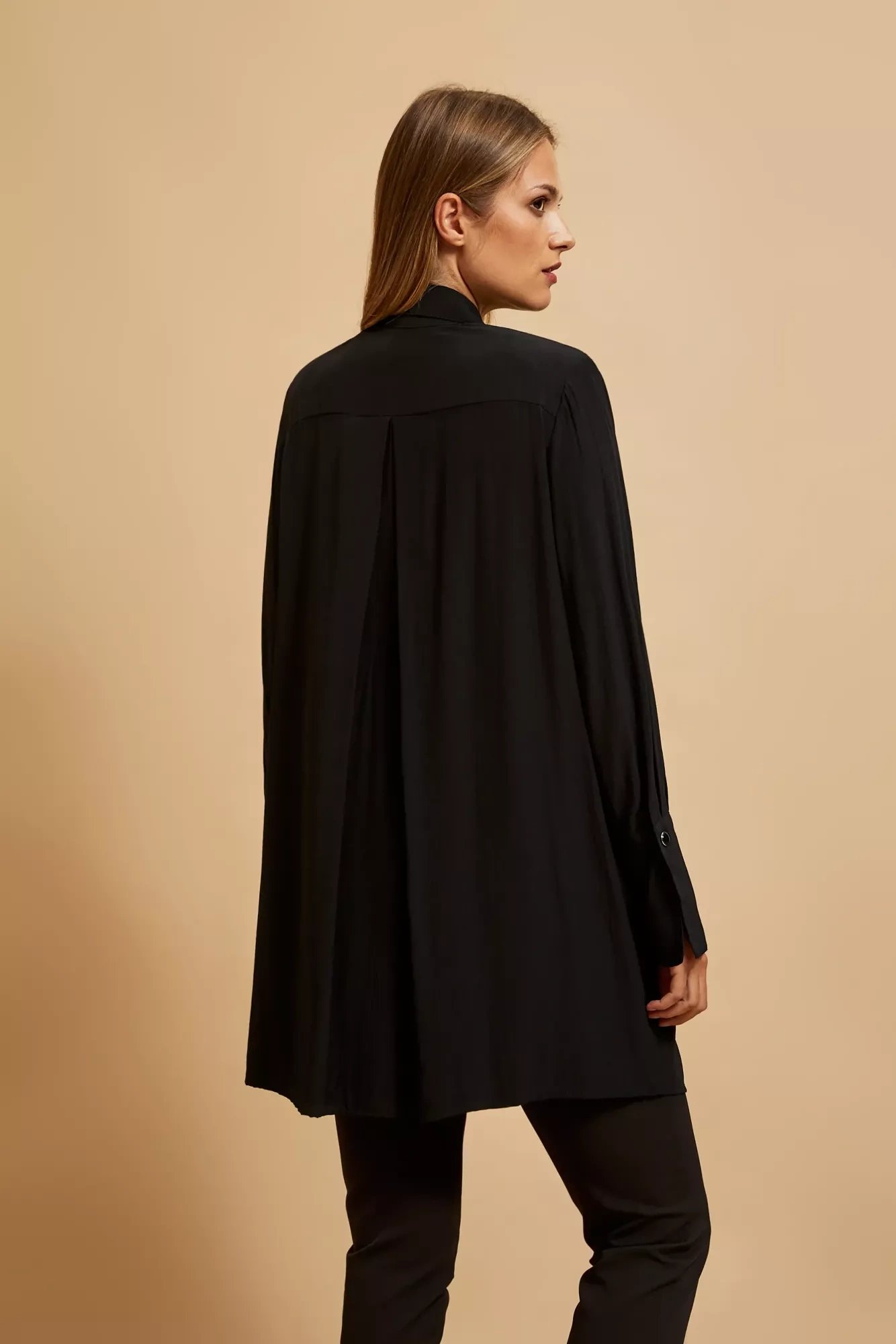 Oversize shirt with fringe