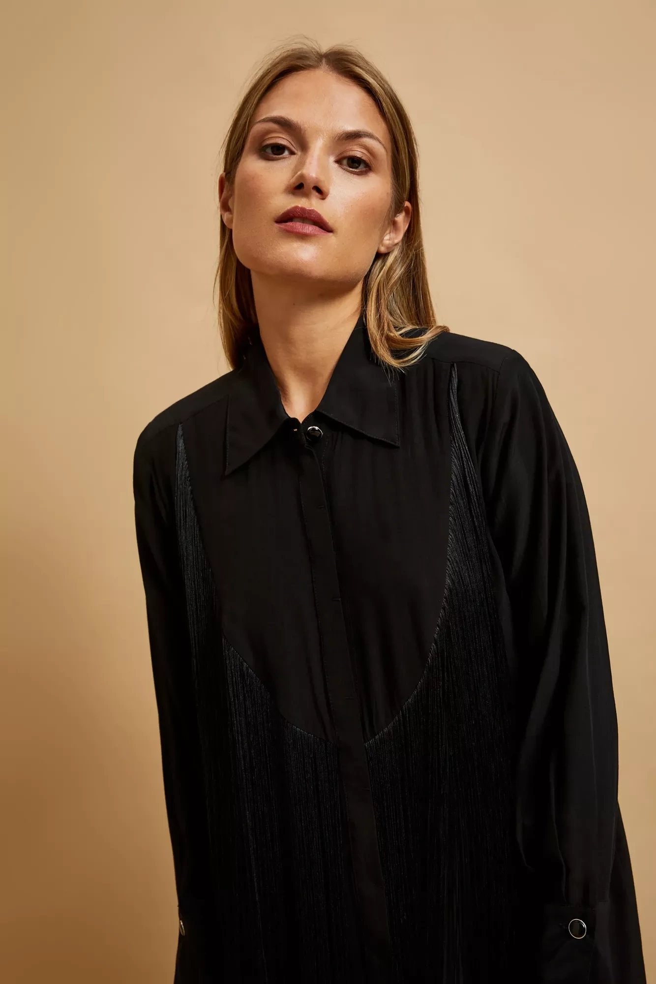 Oversize shirt with fringe