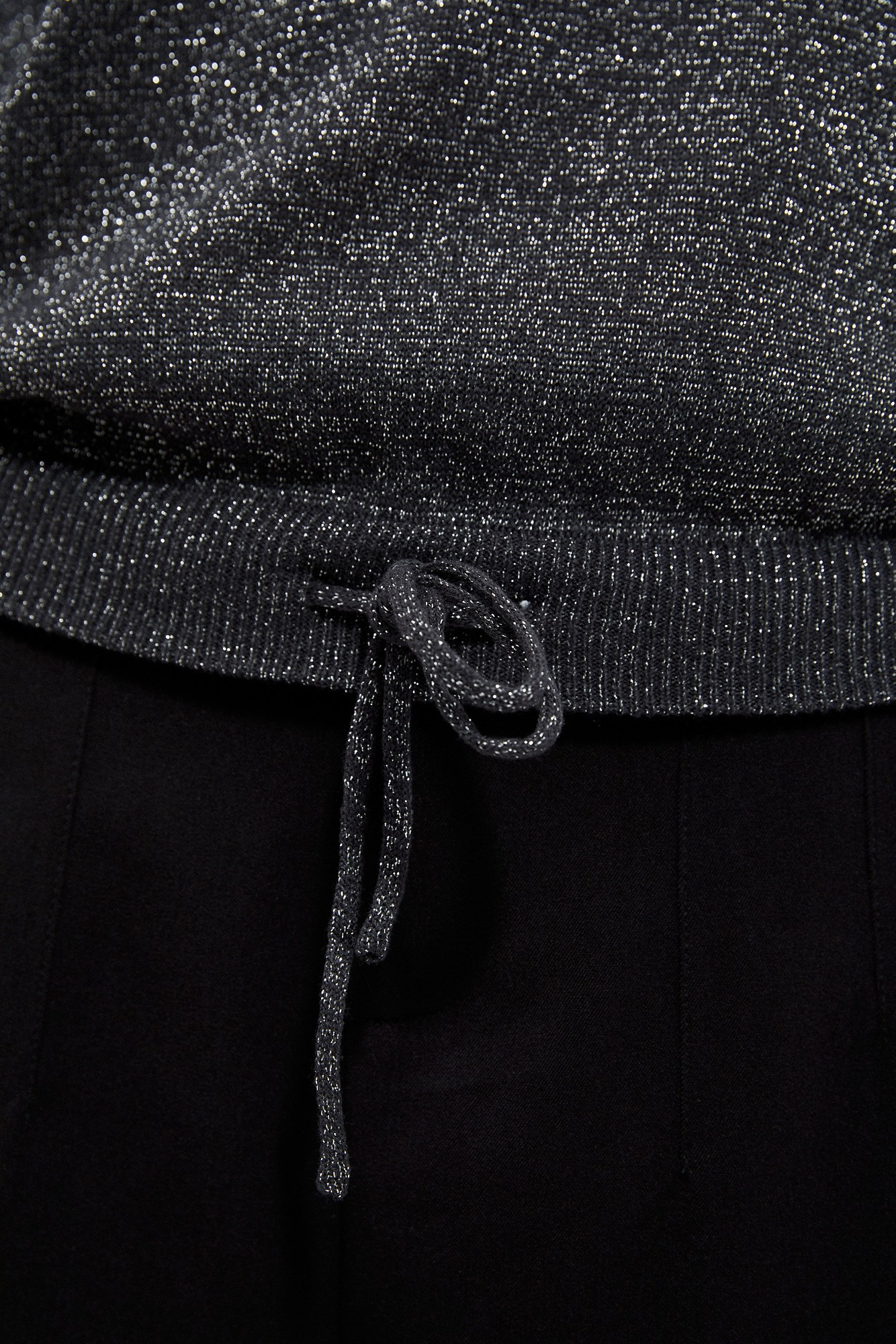 Pulover cu fir metalic