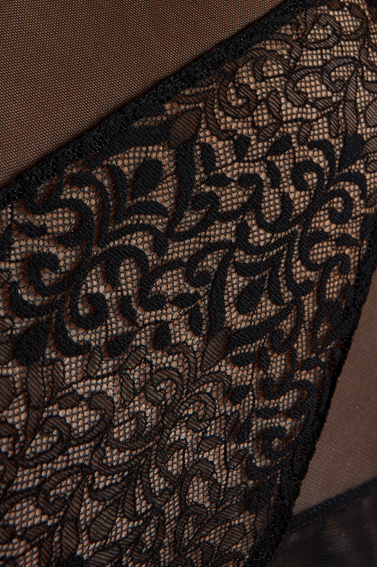 Lenjerie intimă din dantelă mărimi mari