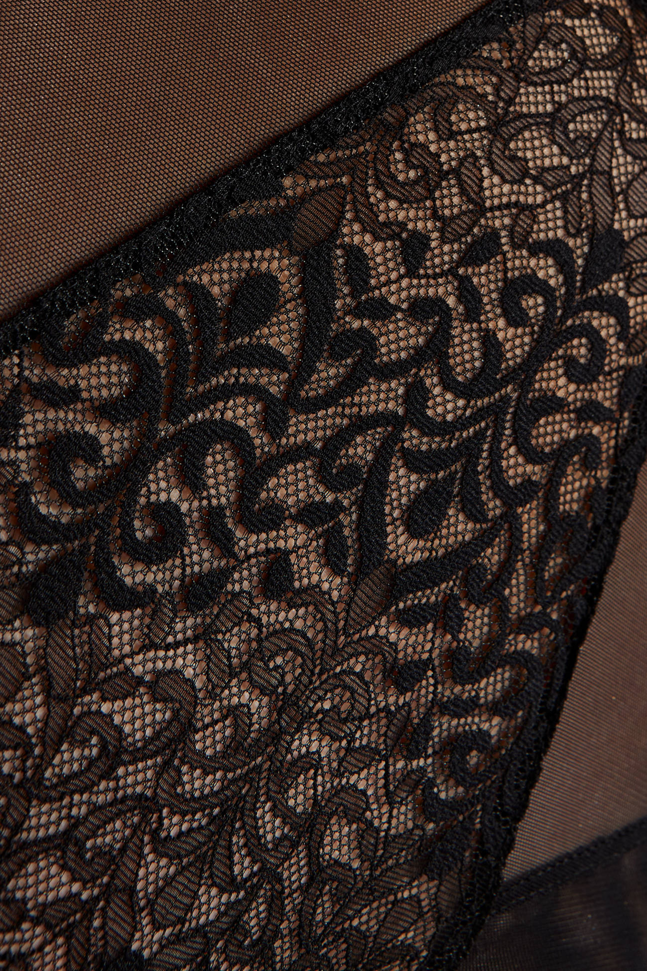 Lenjerie intimă din dantelă mărimi mari