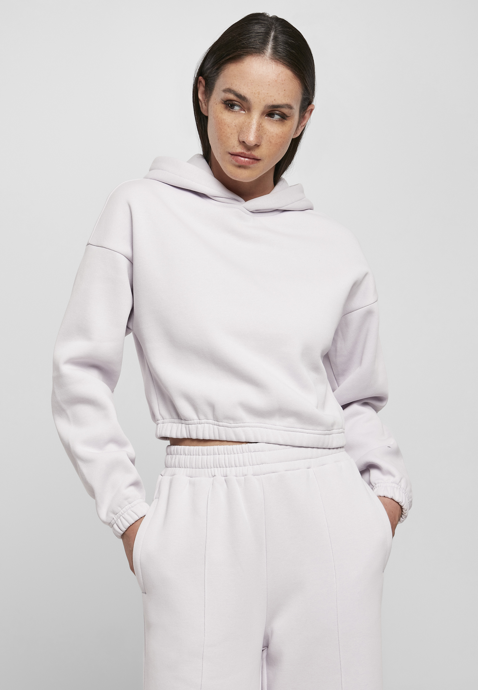 Women&#039;s short oversized hoodie with soft lilac