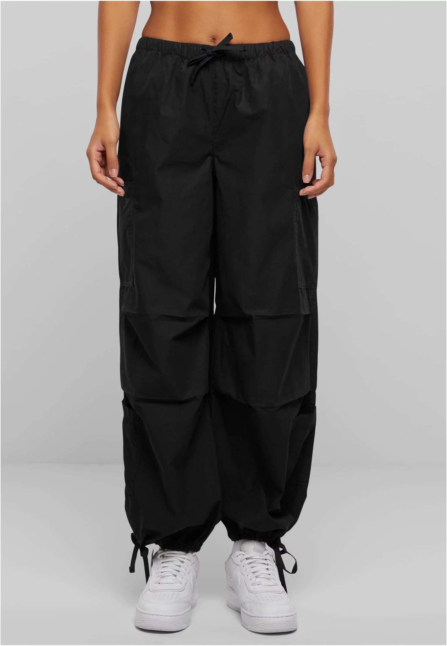 Women's Cargo Parashute Pants - Black