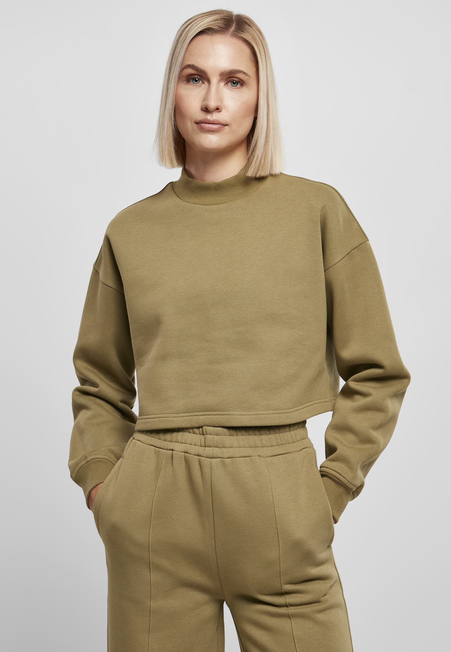 Women&#039;s Cropped Oversized Pot High Neck Tiniolive