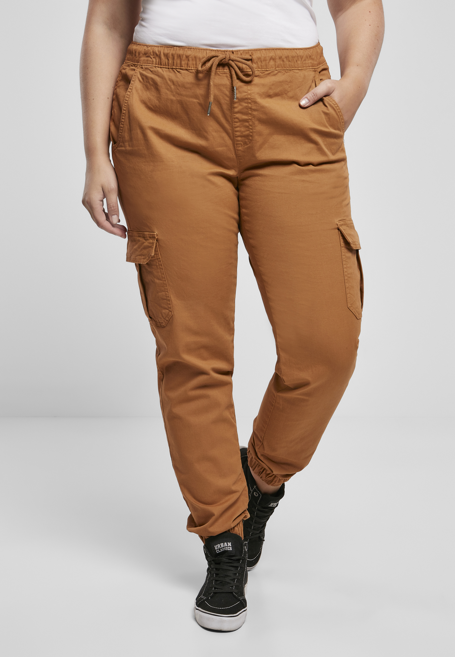 Women's high-waisted cargo tracksuit pants made of caramel