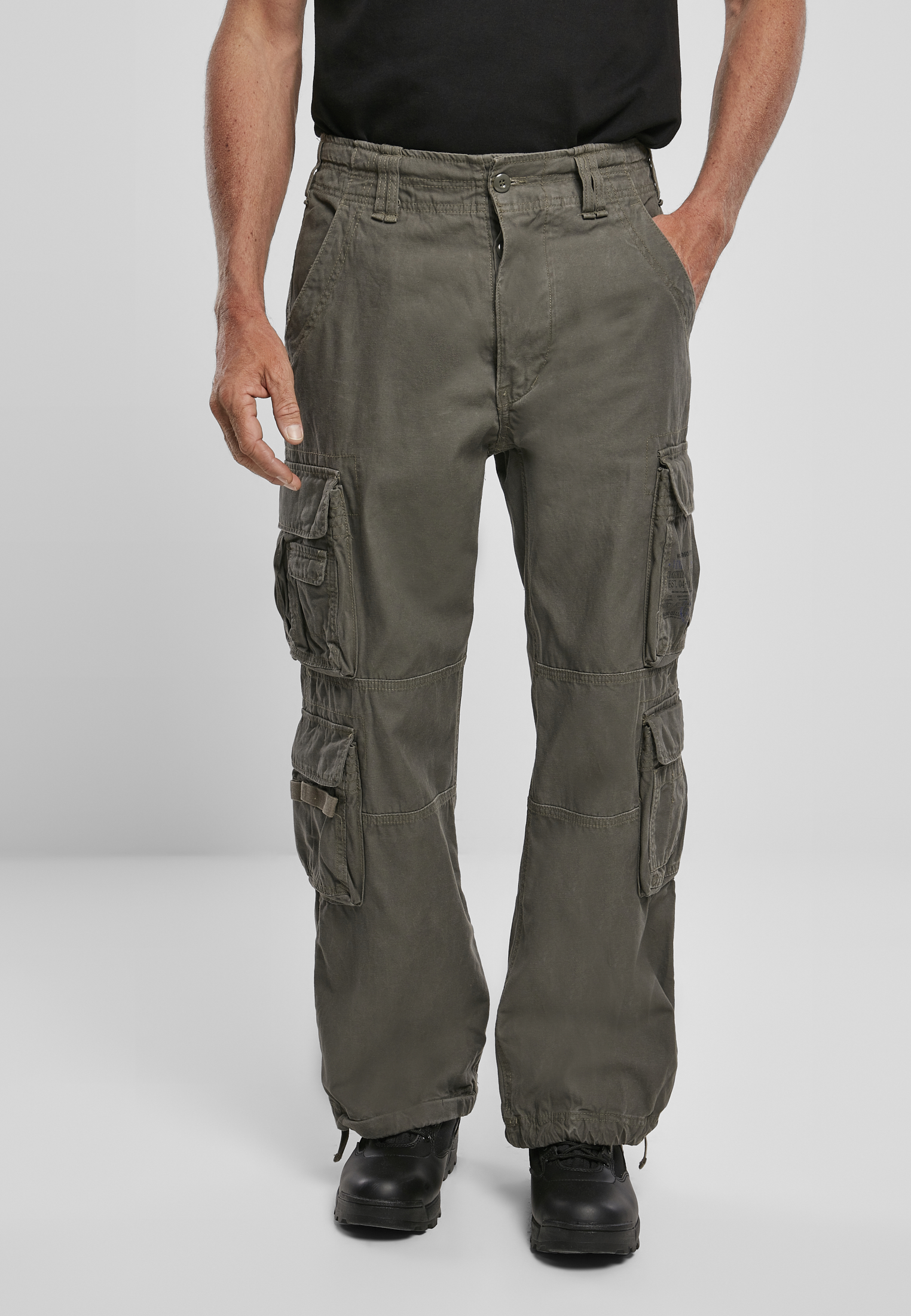 Pantaloni barbati, Urban Classics Cargo