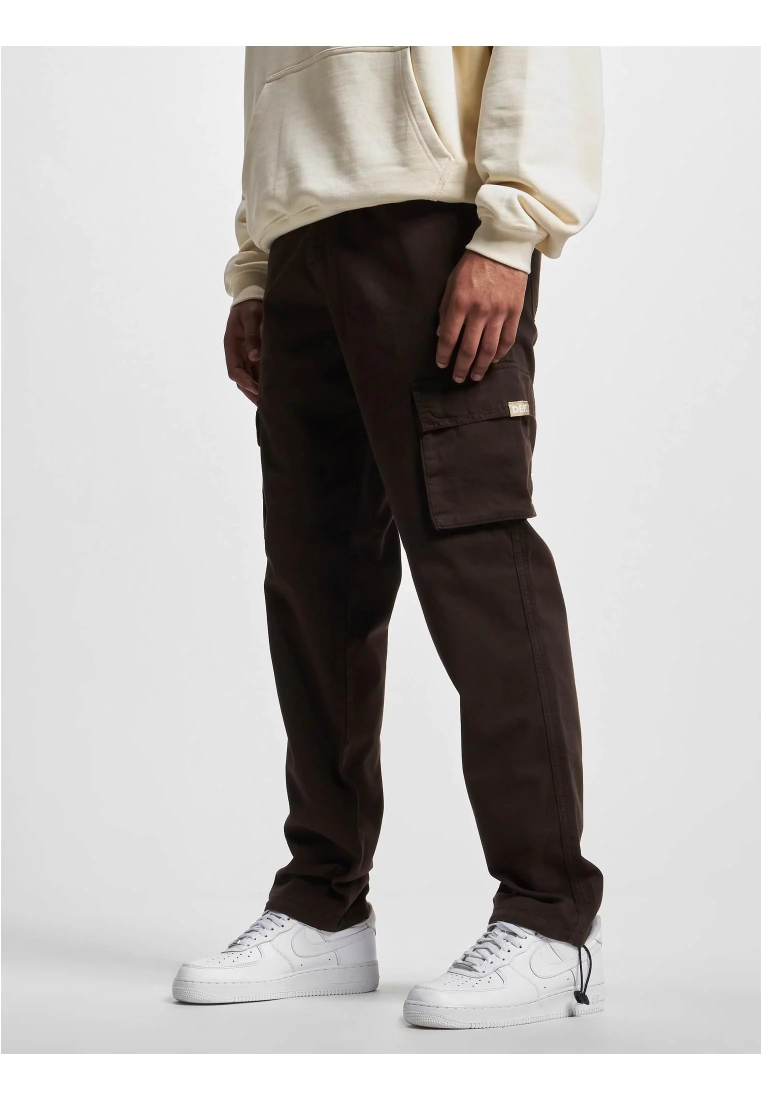 Pantaloni barbati, DEF