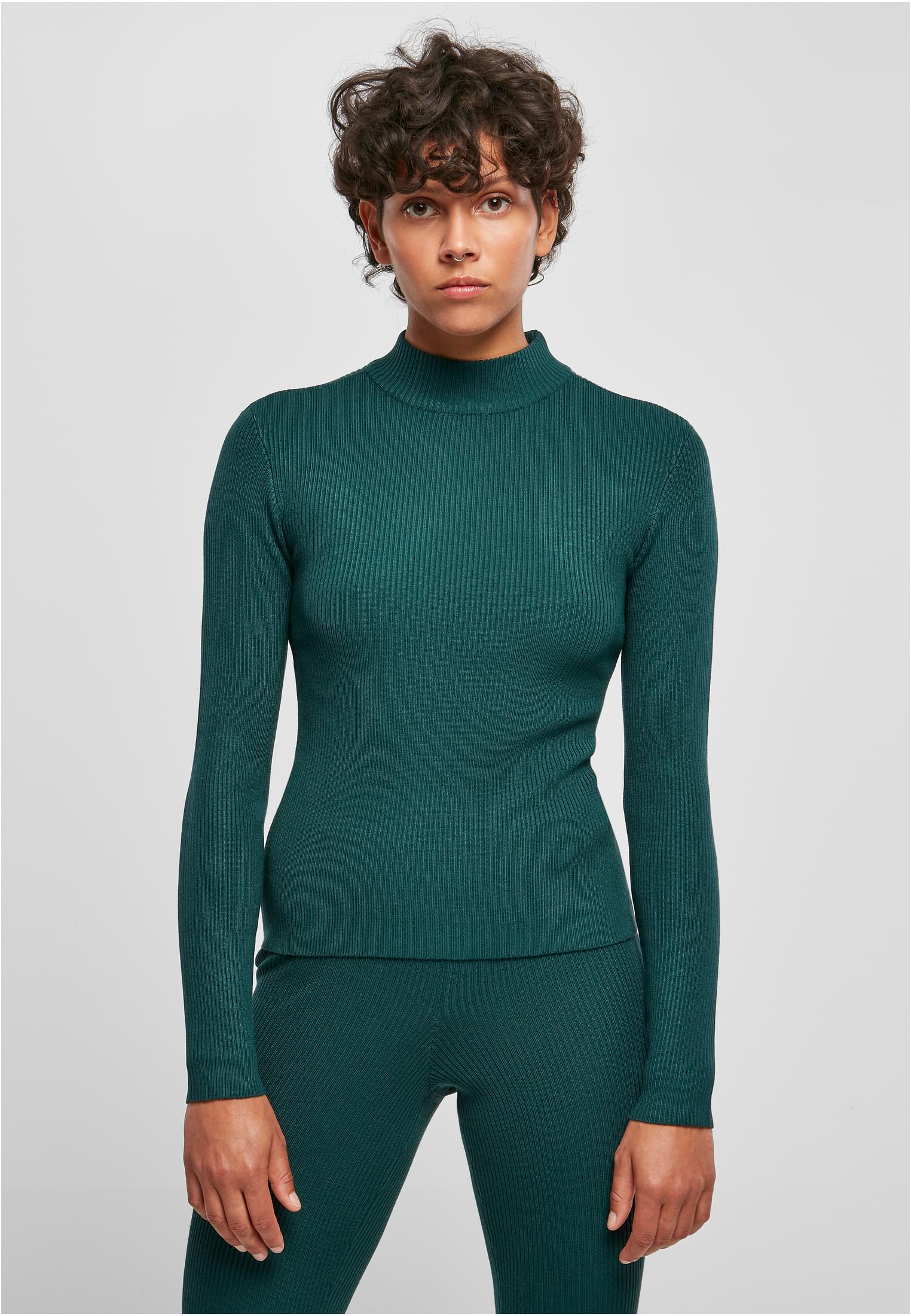 Women&#039;s sweater with ribbed knit with turtleneck jasper