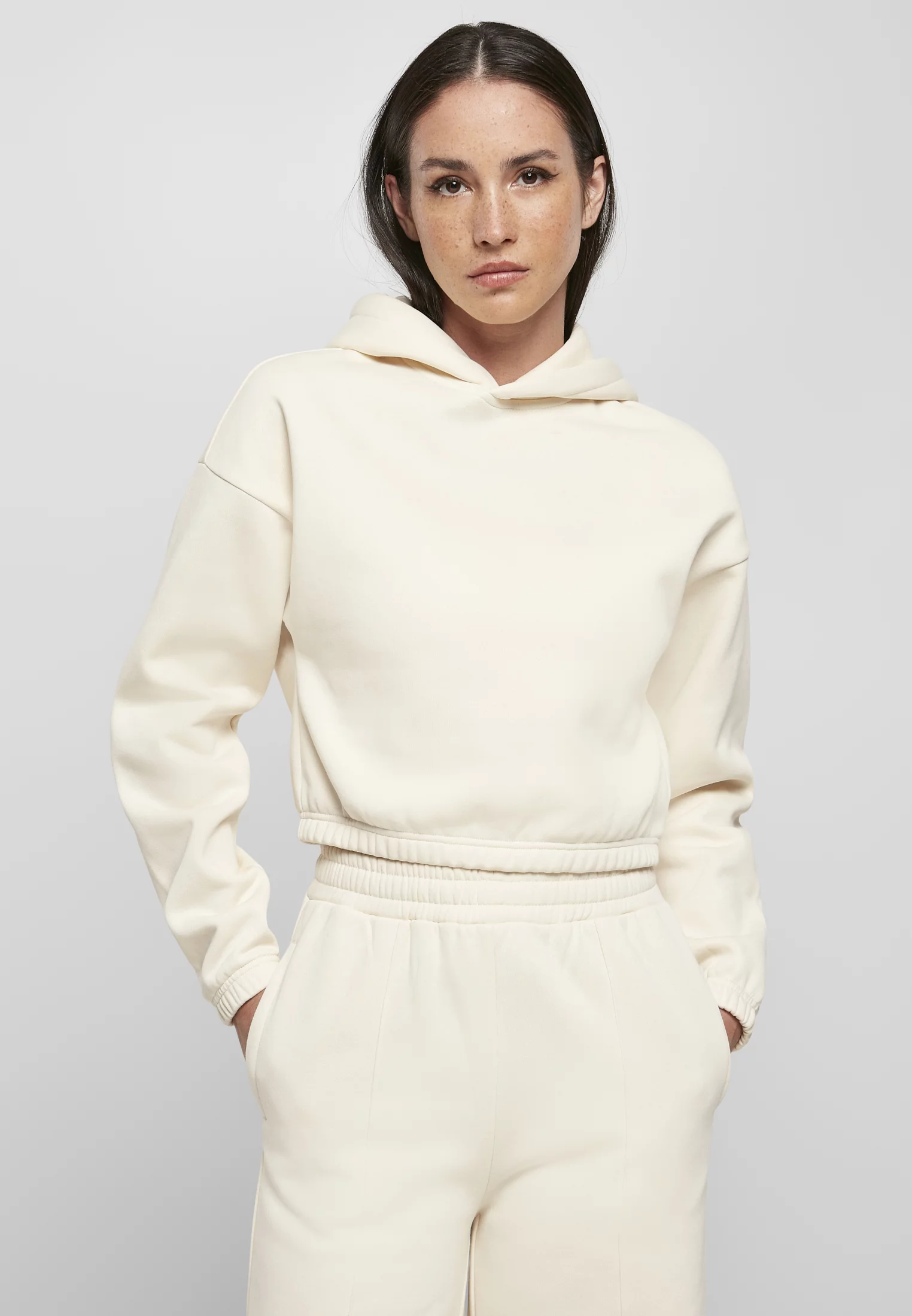 Women&#039;s short oversized hoodie whitesand