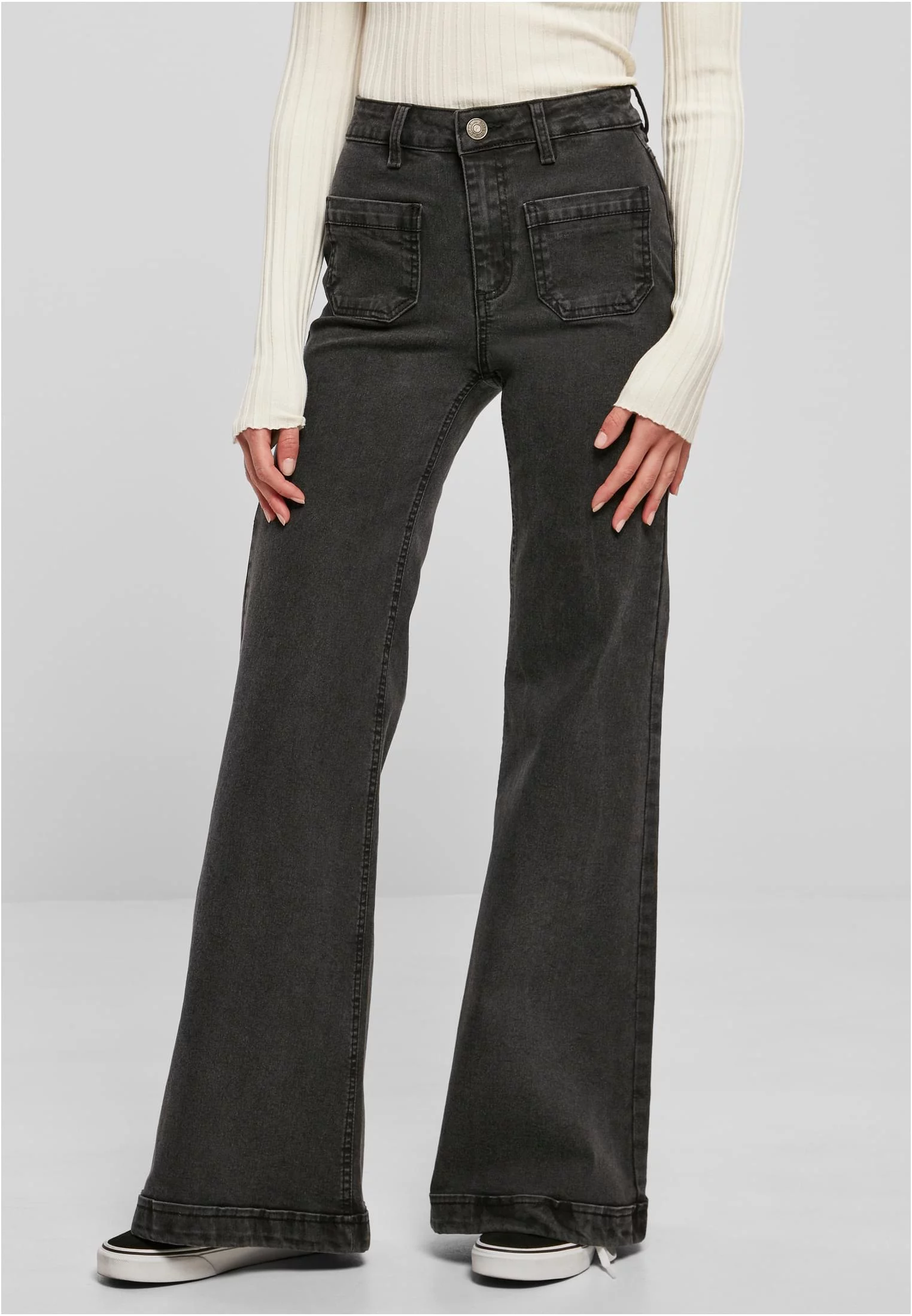 Women&#039;s Vintage Flared Denim Jeans - Black