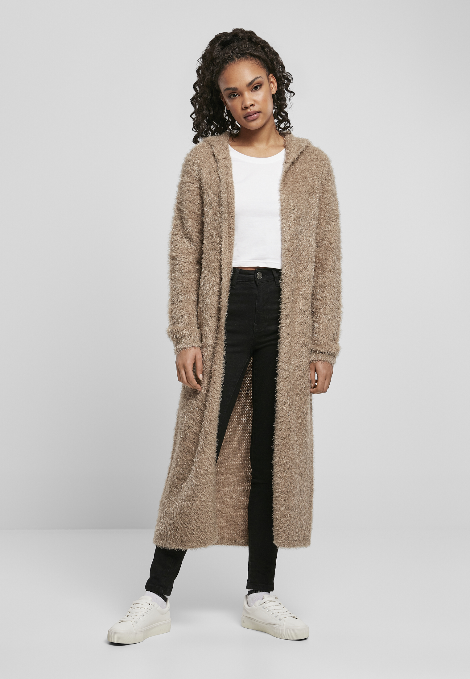 Women&#039;s hooded sweater made of soft feathers - beige