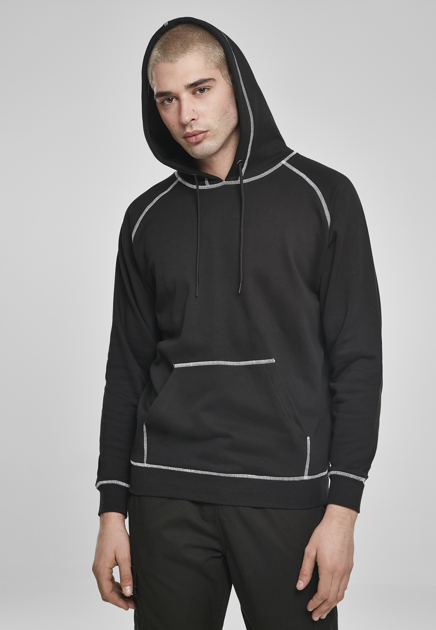 Kontrastní prošívání Hoody černá