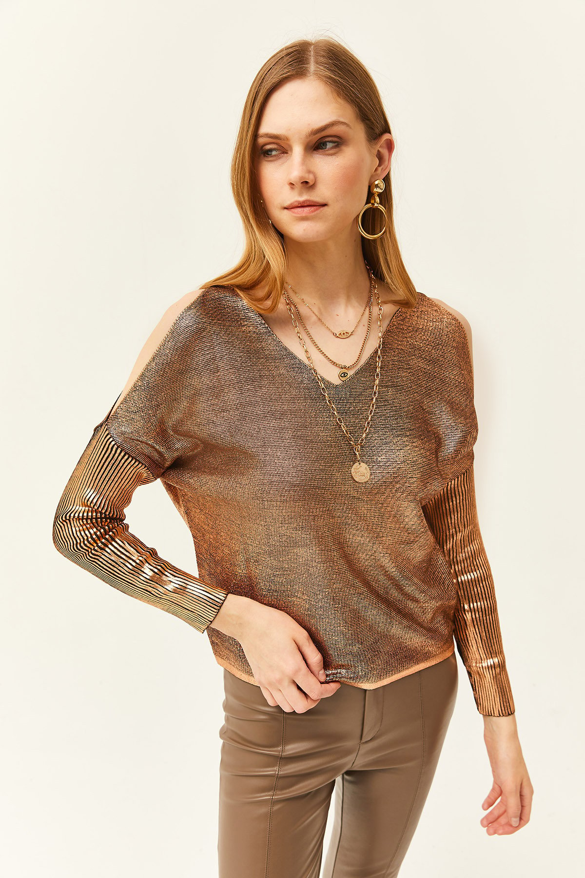Levně Olalook Women's Bronze Decollete Front Back Metallic Knitwear Sweater