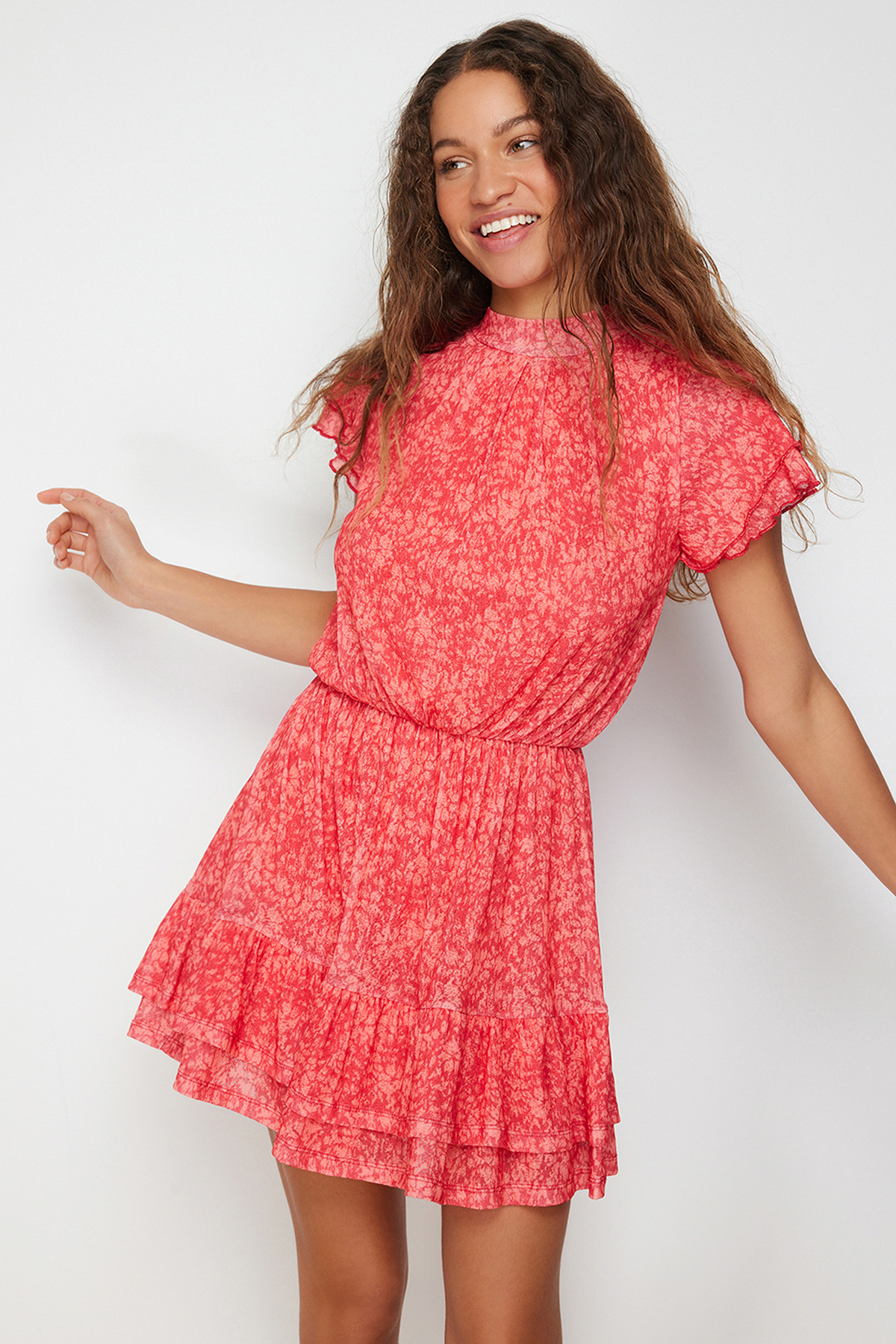 Levně Trendyol Red Special Textured Skirt Ruffled Short Sleeve High Collar Flexible Knitted Mini Dress