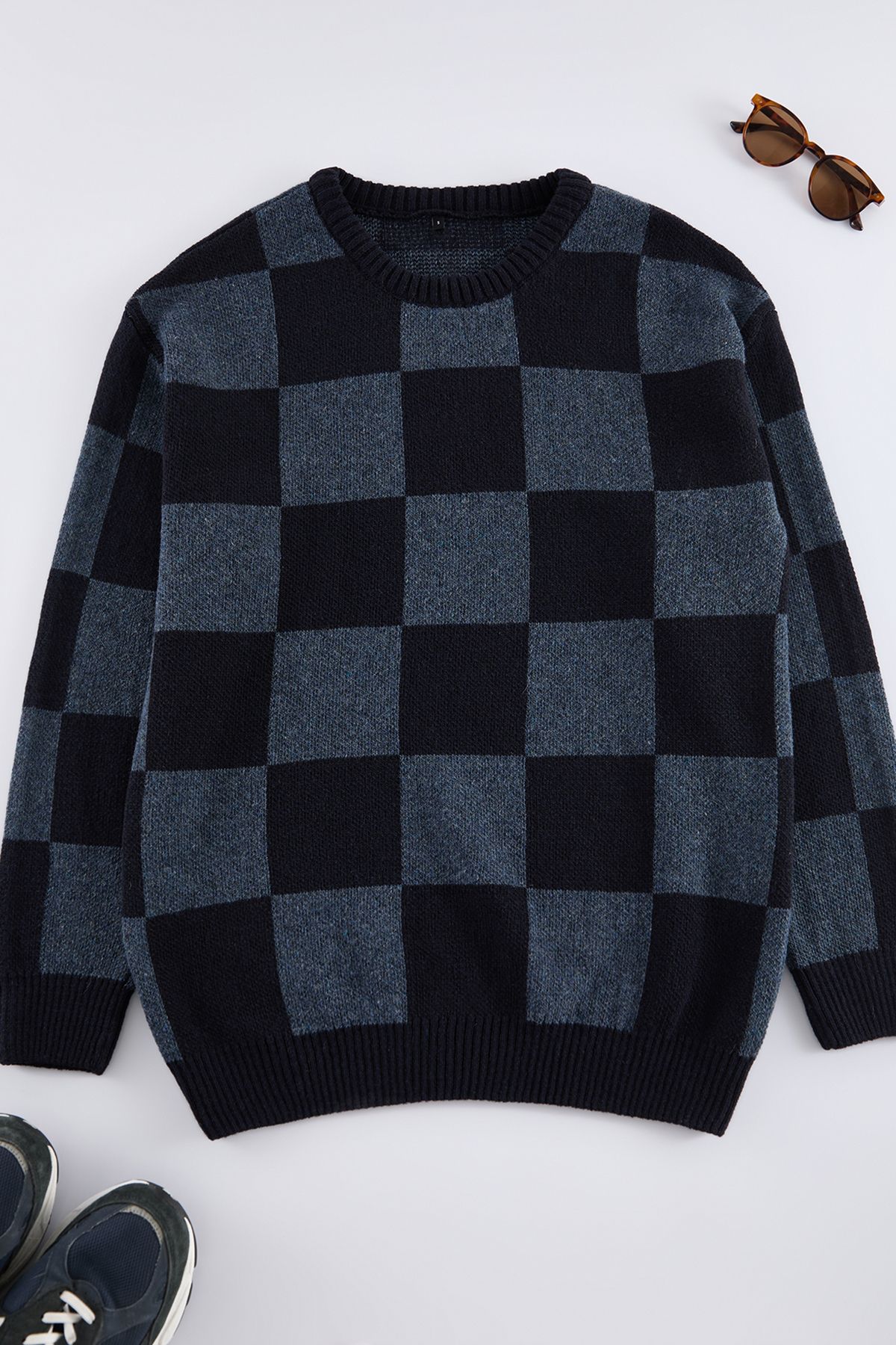 Trendyol Navy Blue FL Men's Oversize Crew Neck Plaid / Checkered Knitwear Sweater