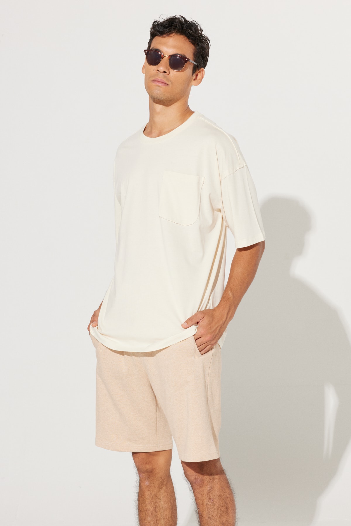 Levně ALTINYILDIZ CLASSICS Men's Milk Brown Standard Fit Normal Cut 100% Cotton Shorts with Pocket.