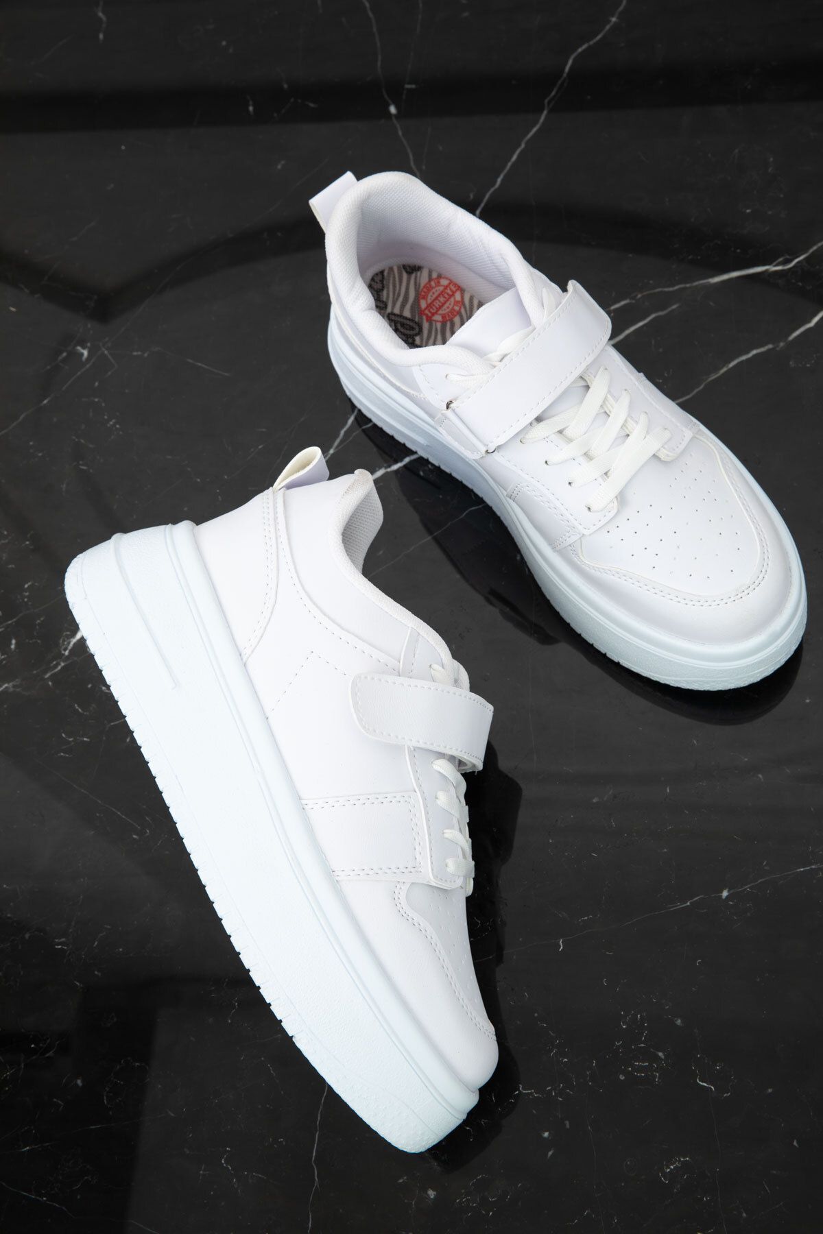 Soho White Women's Sneakers 19682