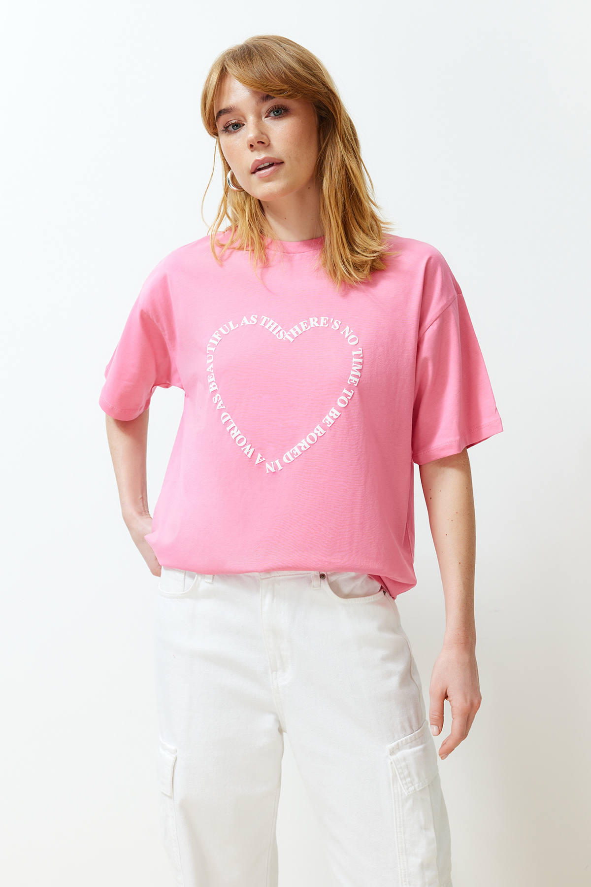 Levně Trendyol Pink 100% Cotton Heart Motto Printed Oversize/Casual Fit Knitted T-Shirt
