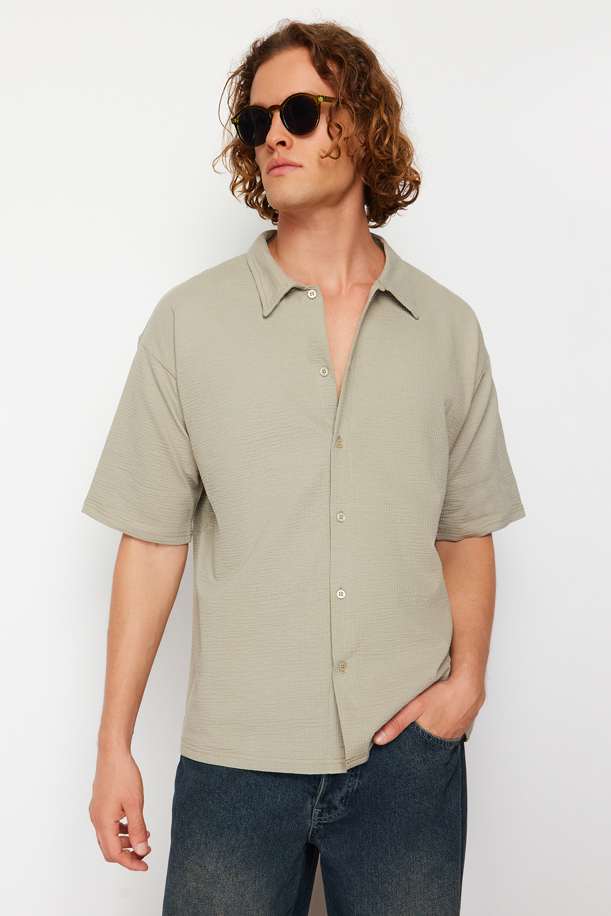 Levně Trendyol Stone Regular Fit Short Sleeve Comfy Flexible Shirt
