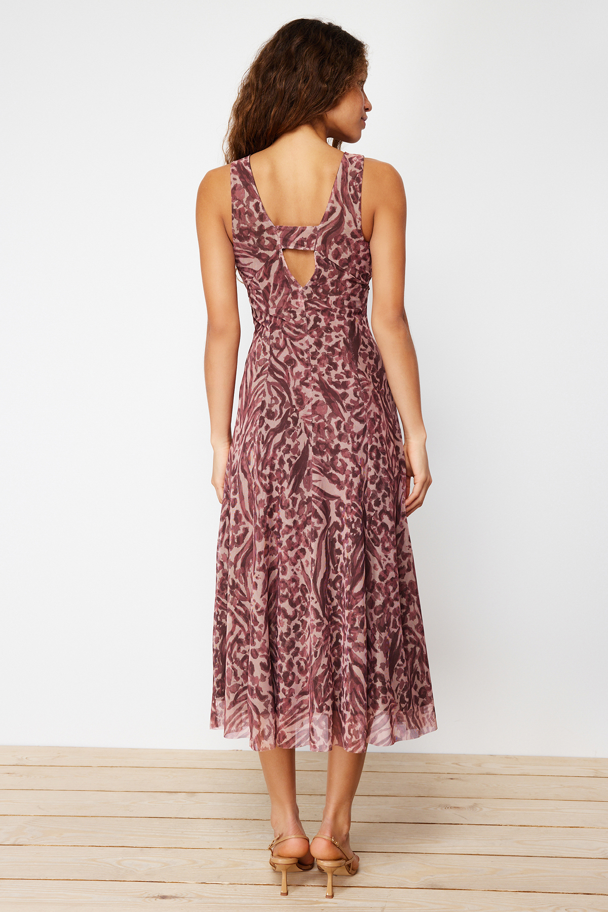 Trendyol Brown Animal/Leopard Printed V-Neck Tulle A-Line Midi Stretchy Knitted Dress