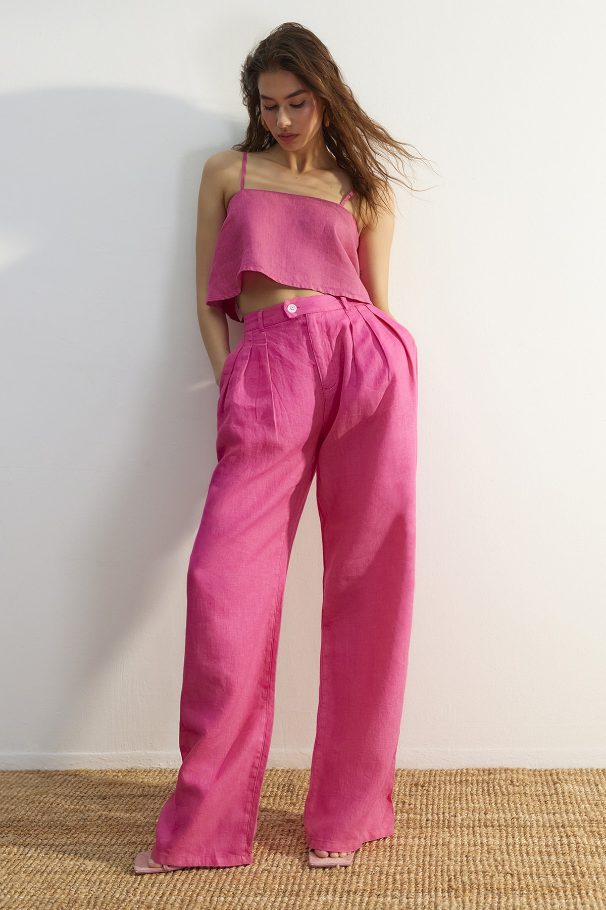 Levně Trendyol Pink 100% len Plisované kalhoty s vysokým pasem a širokými nohavicemi
