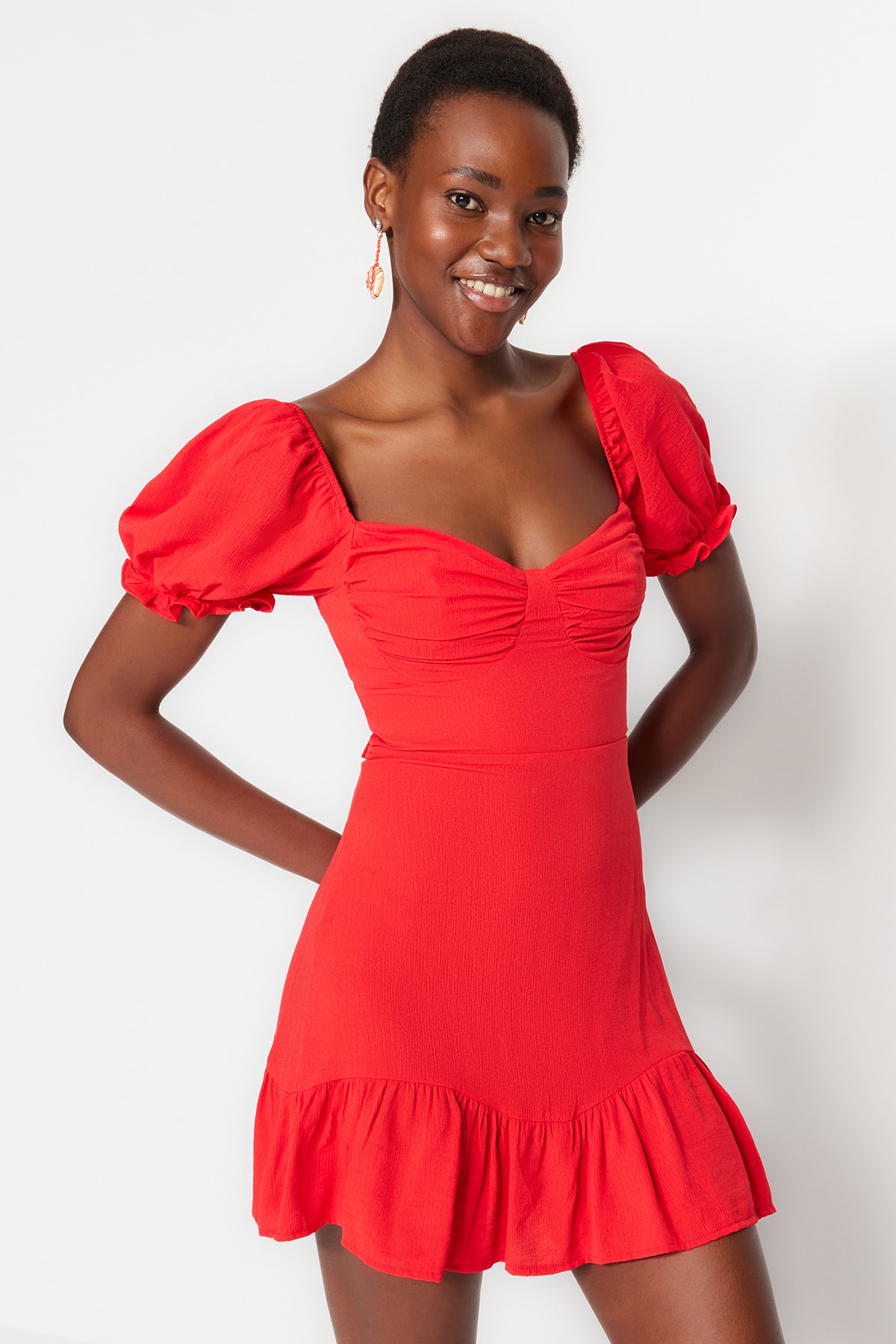 Trendyol червено монтирани мини тъкани драпирани плажна рокля