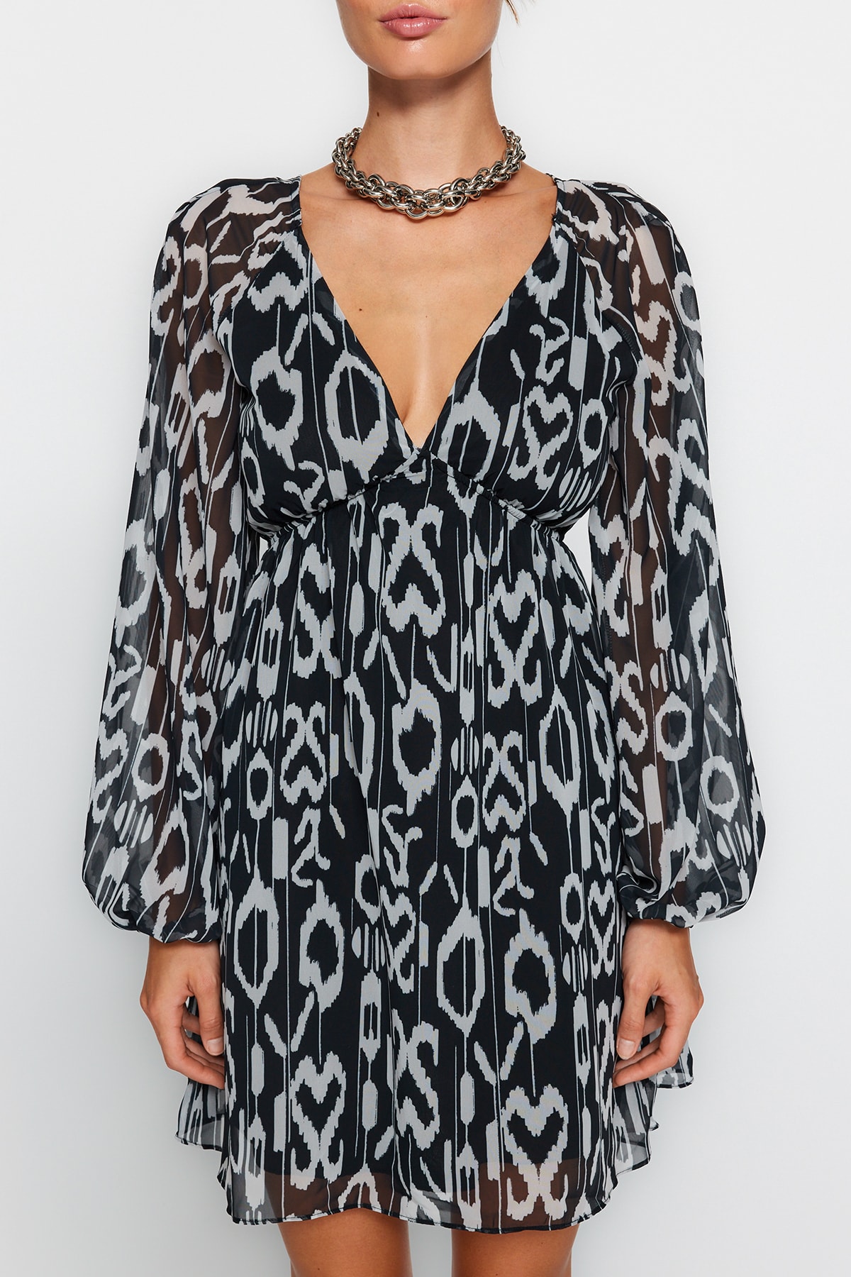 Rochie țesută țesută Trendyol Black V-Neck Model