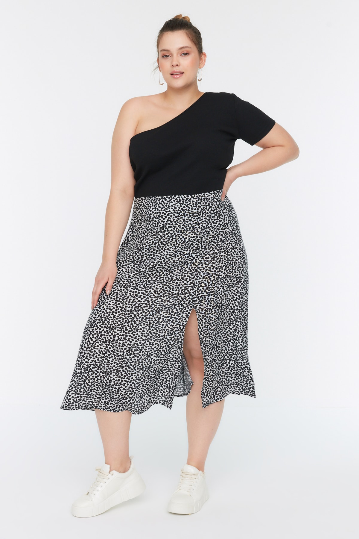 Trendyol Curve Black Slit Woven Viscose Skirt