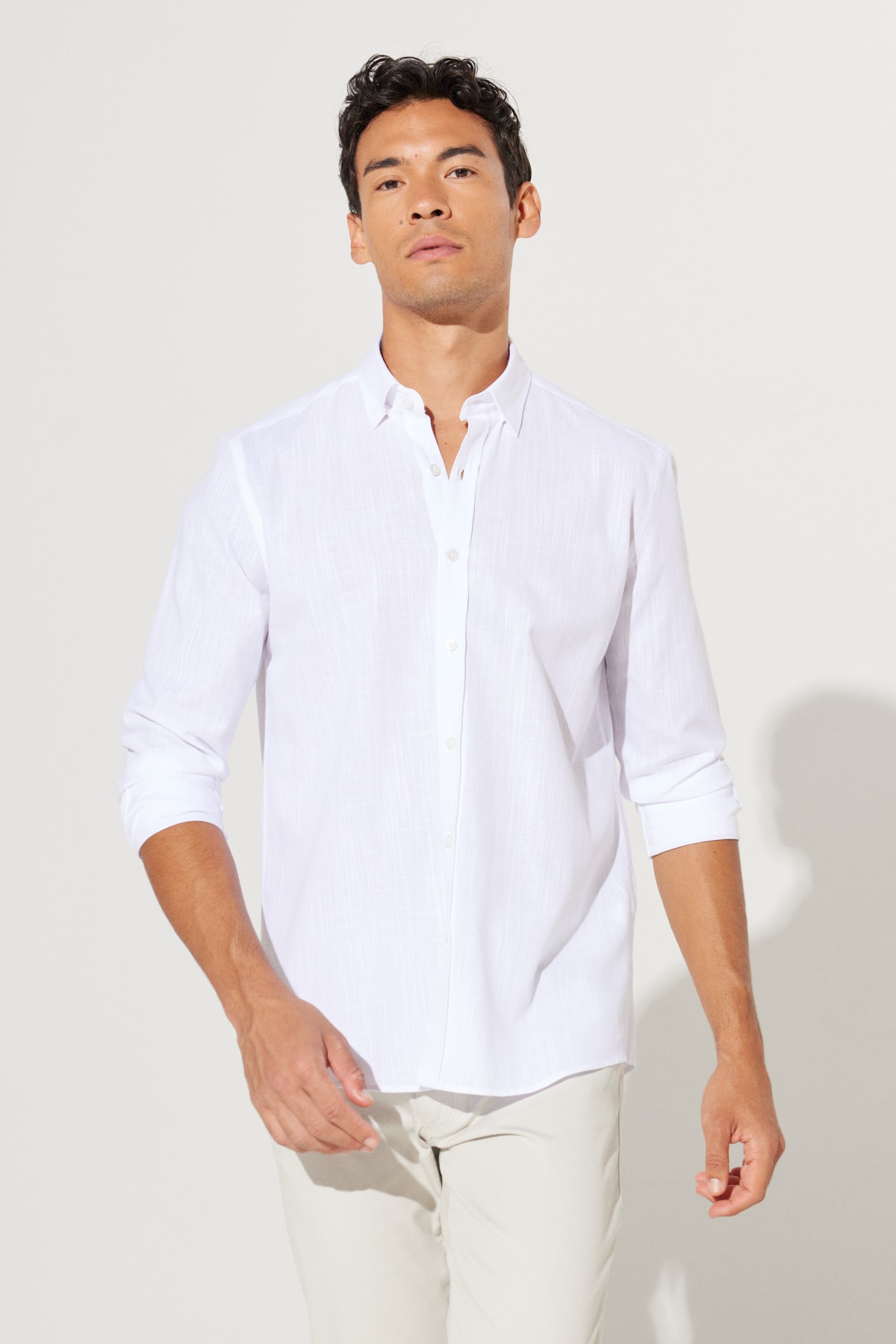 AC&Co / Altınyıldız Classics Men's White Slim Fit Slim Fit Oxford Buttoned Collar Linen Look 100% Cotton Flamed Shirt