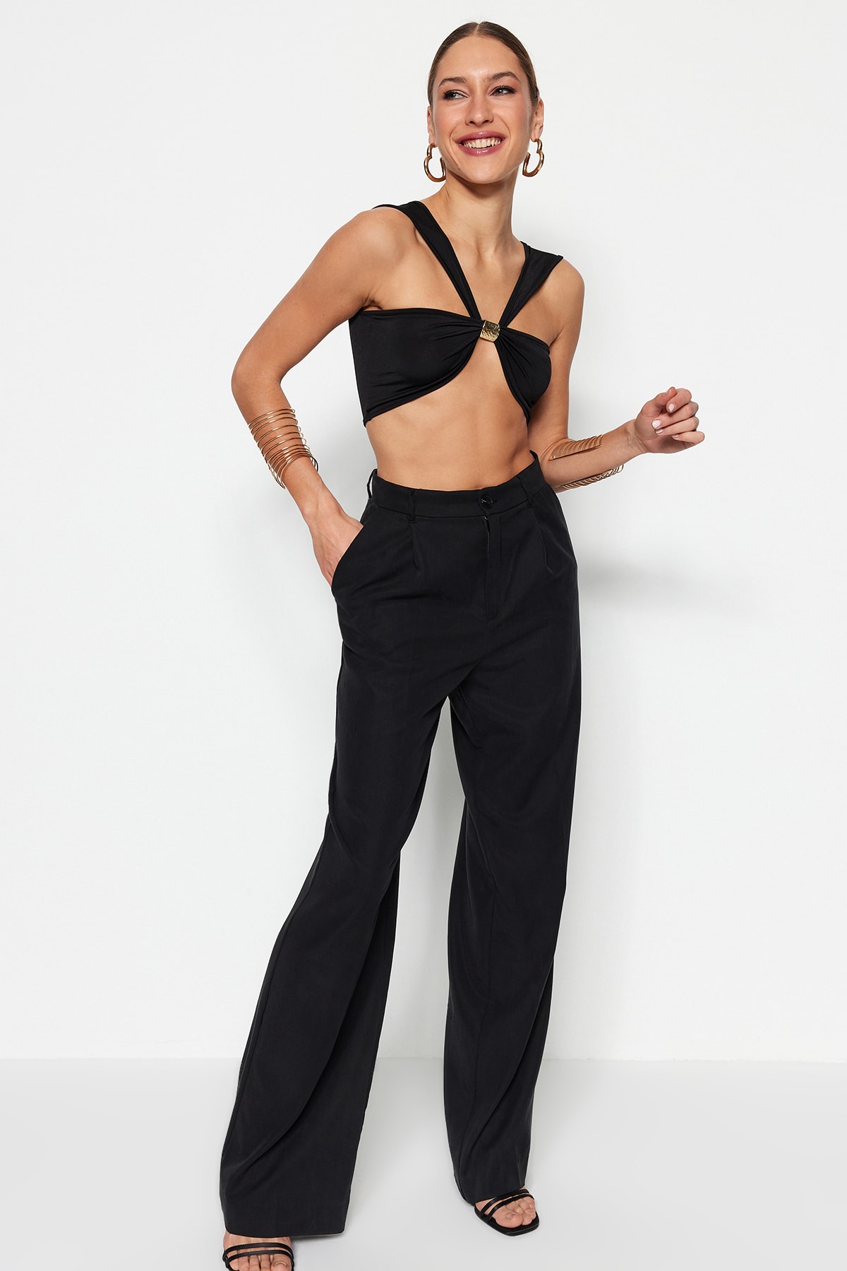 Trendyol Black Crop Knitted Accessorized Blouse