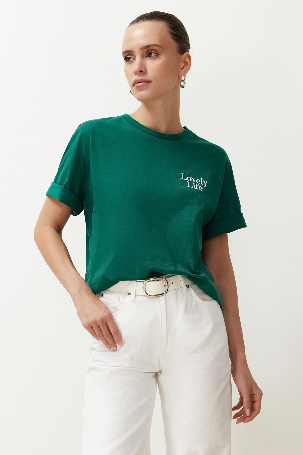 Levně Trendyol Emerald Green 100% Cotton Slogan Printed Relaxed/Comfortable Fit Pocket Detail Knitted T-Shirt