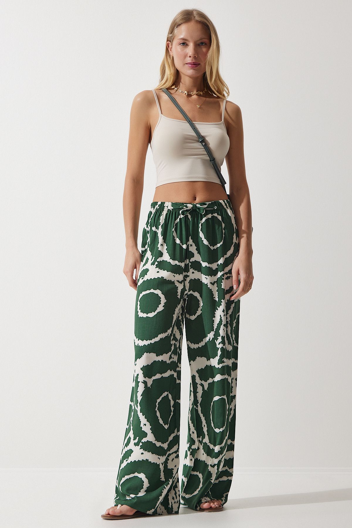 Happiness İstanbul Women's Dark Green Cream Patterned Flowing Viscose Palazzo Trousers