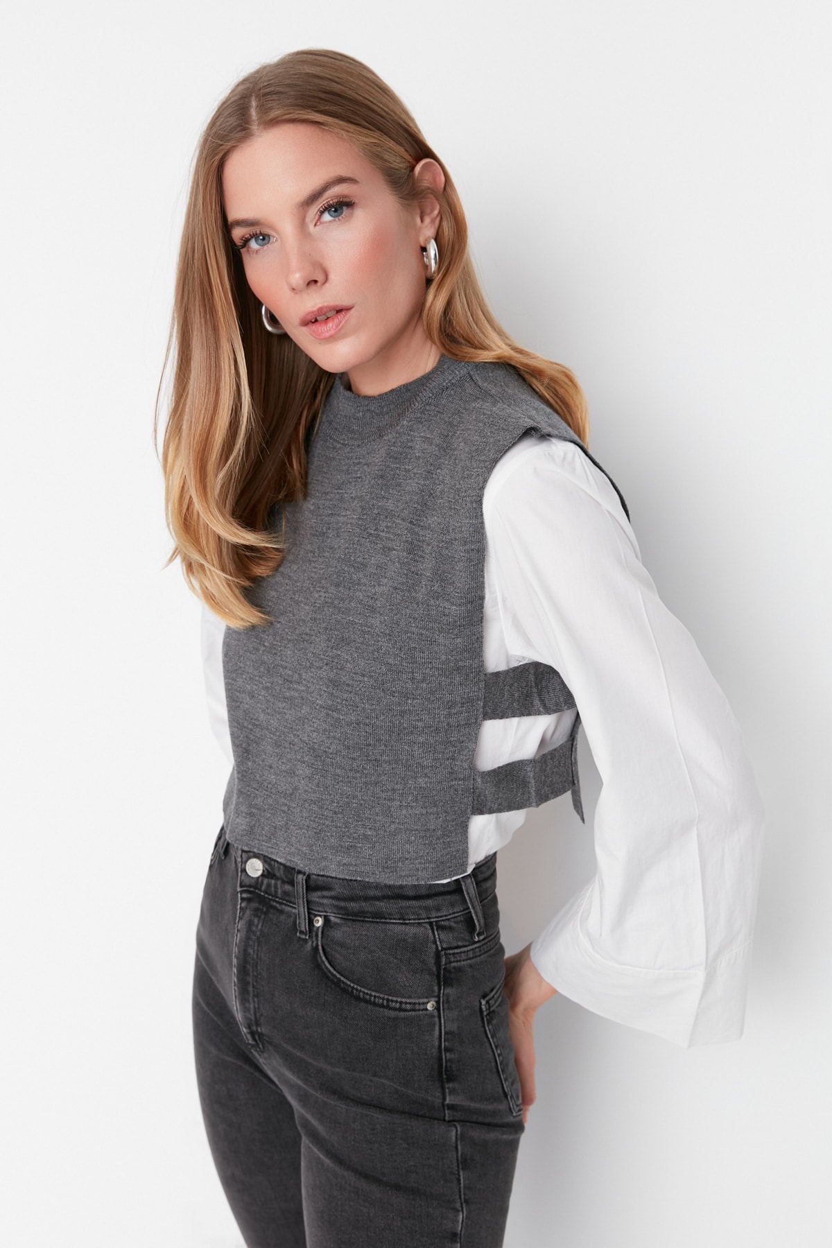 Trendyol Sweater Vest - Gray - Regular fit