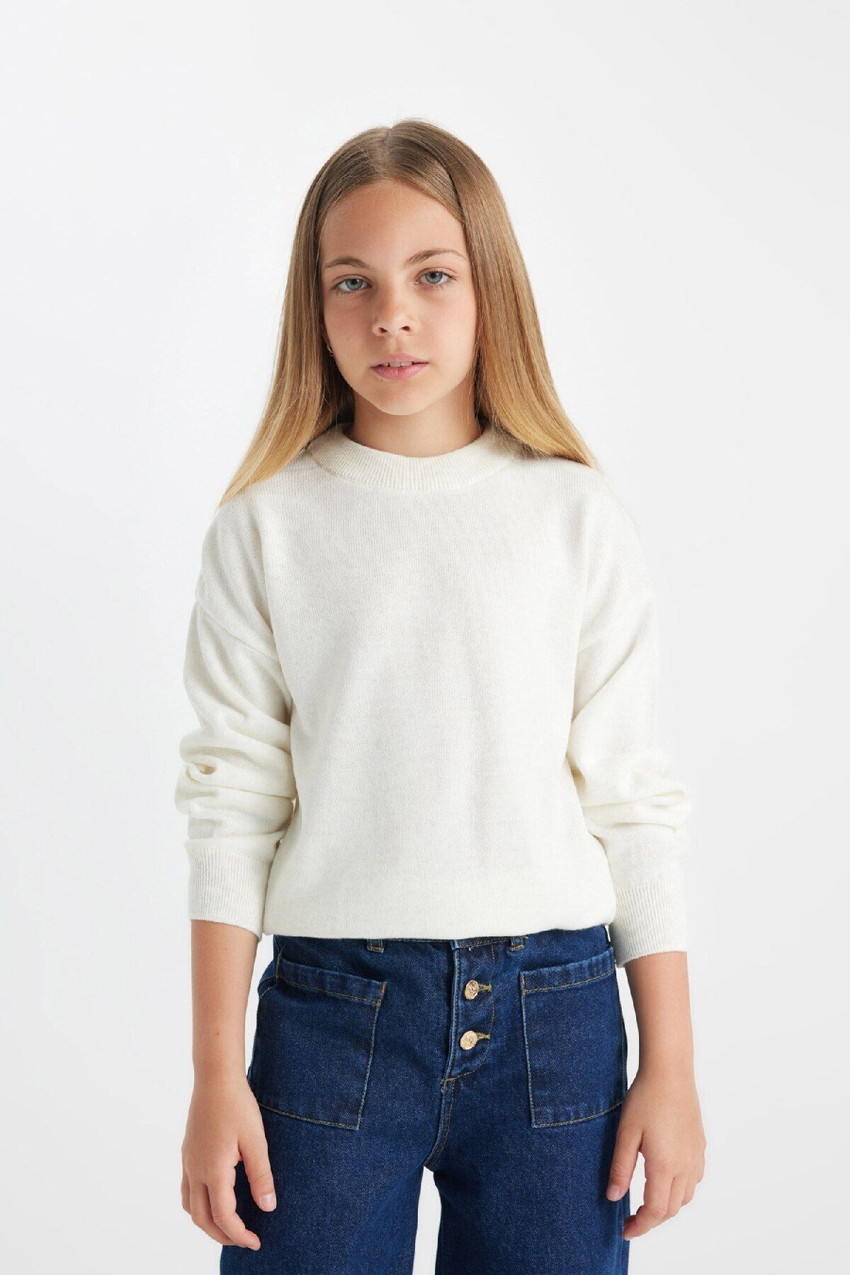 DEFACTO Girl's Standard Fit Crew Neck Sweater