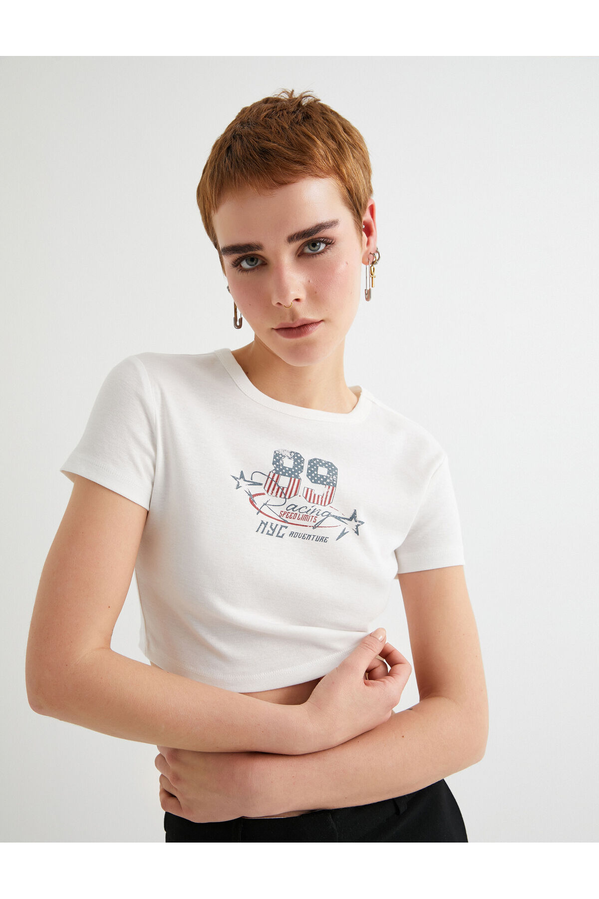 Levně Koton Slim Fit Crop T-Shirt Printed Short Sleeve Crew Neck Cotton