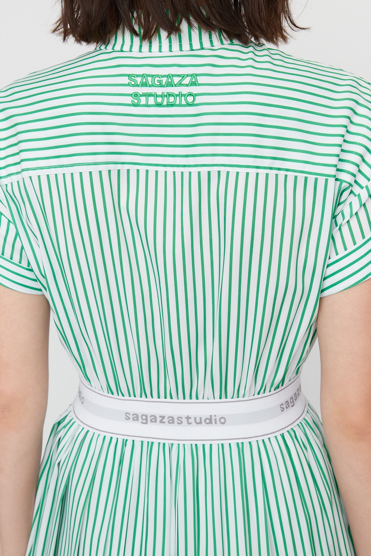 Trendyol X Sagaza Studio alb-verde elastic detaliat poplin rochie