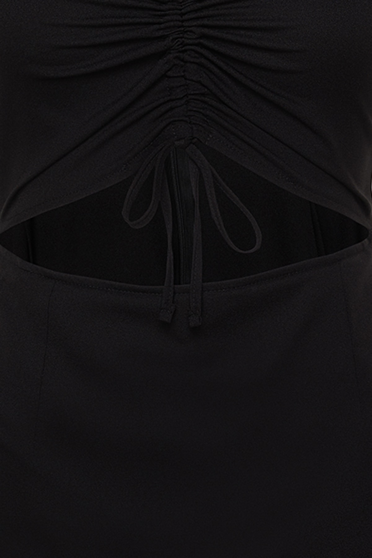 Rochie Trendyol Black Weave cu volane si detaliu decupat