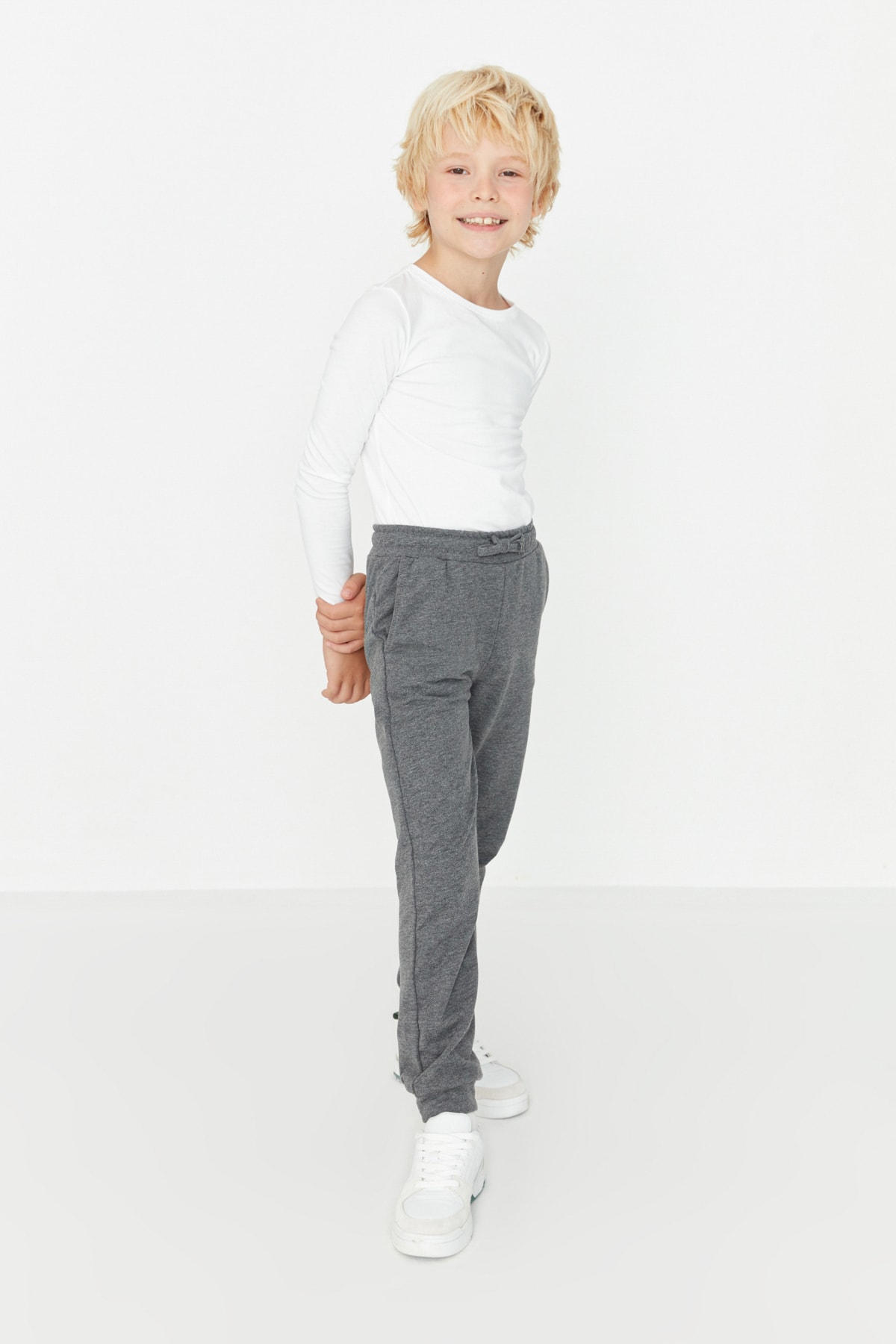 Trendyol Sweatpants - Grau - Joggers