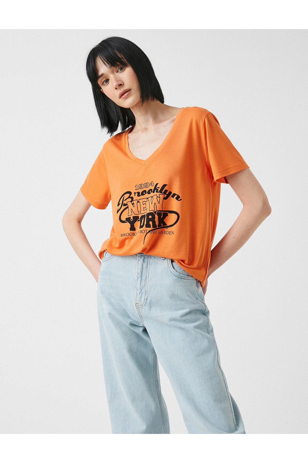 Levně Koton Printed T-Shirt V-Neck Short Sleeve