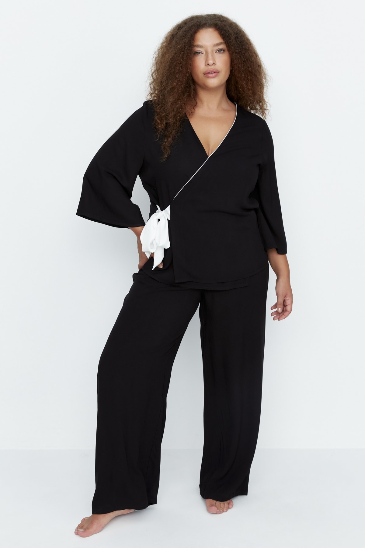 Trendyol Curve Black Double Breasted Collar Tied Woven Pajamas Set