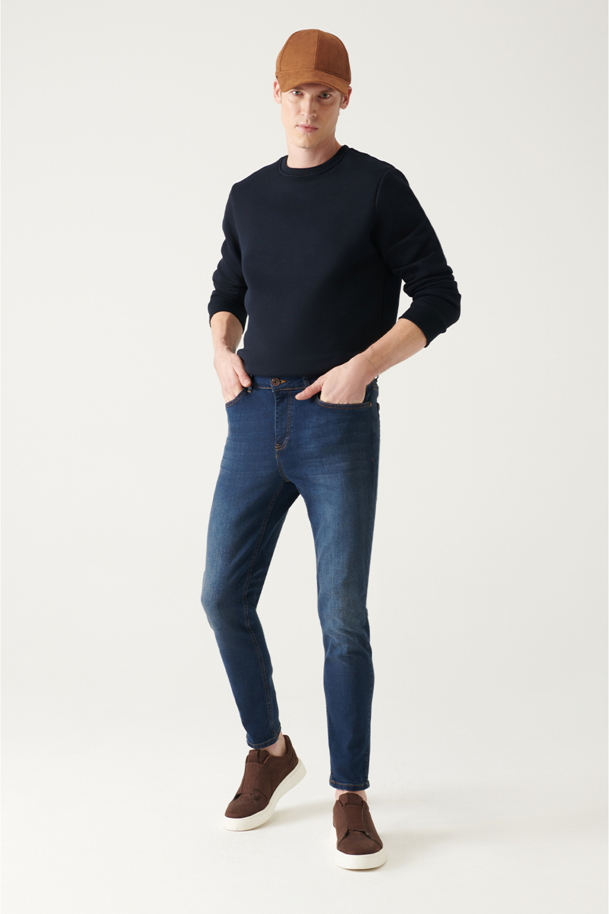 Avva Men's Dark Blue Worn Washed Flexible Extra Slim Fit Slim Fit Jeans