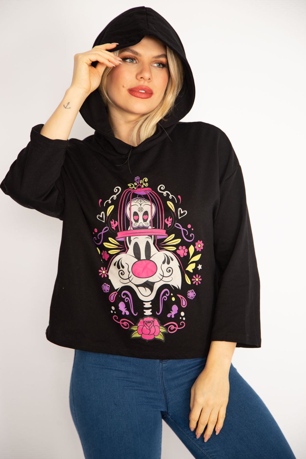Levně Şans Women's Plus Size Black Digital Printed Hooded Sweatshirt