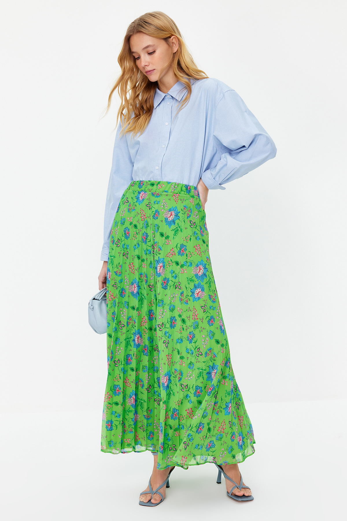 Levně Trendyol Green Pleated Floral Pattern Lined Chiffon Woven Skirt