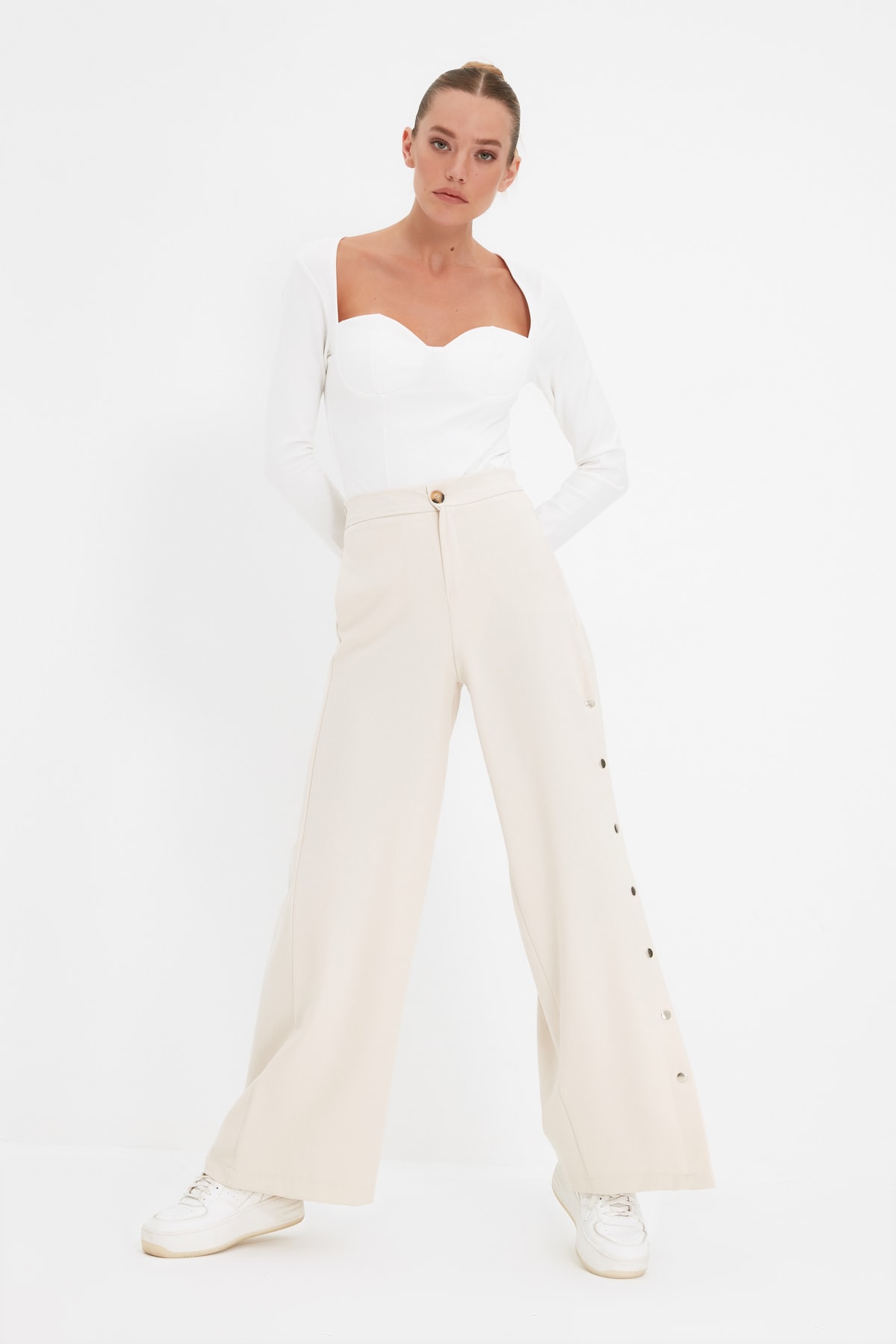 Pantaloni dama, Trendyol