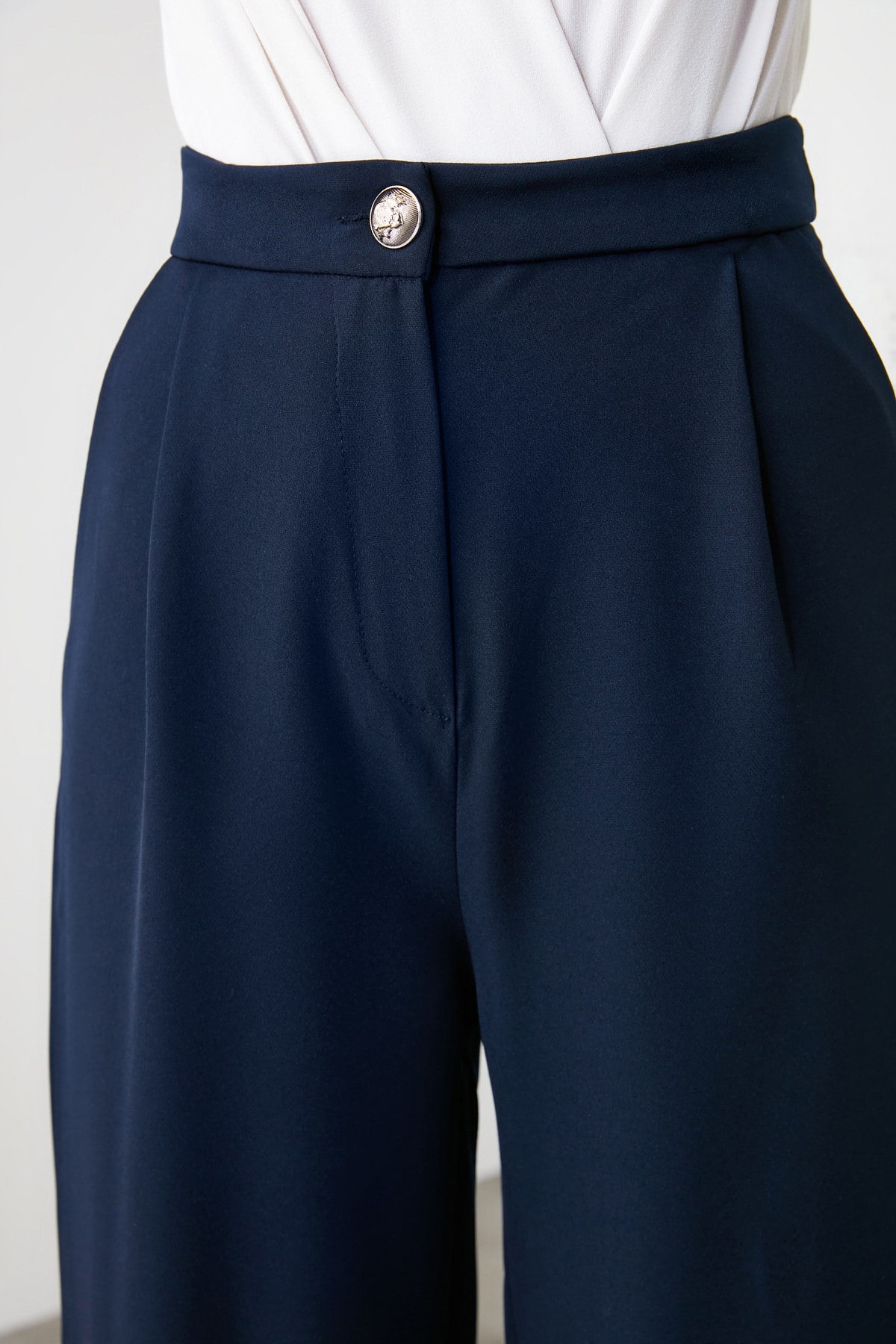 Pantaloni dama, Trendyol Navy