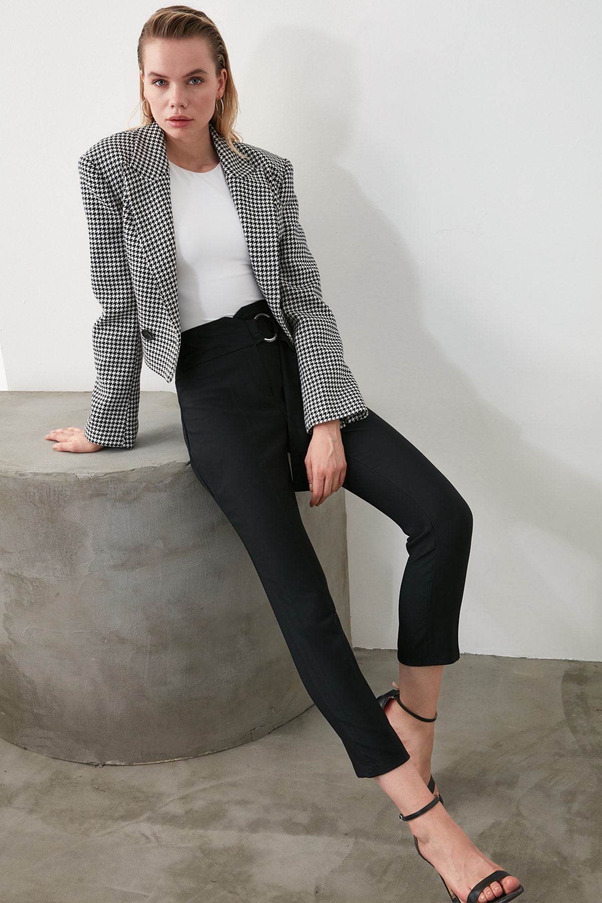 Pantaloni dama Trendyol Detailed