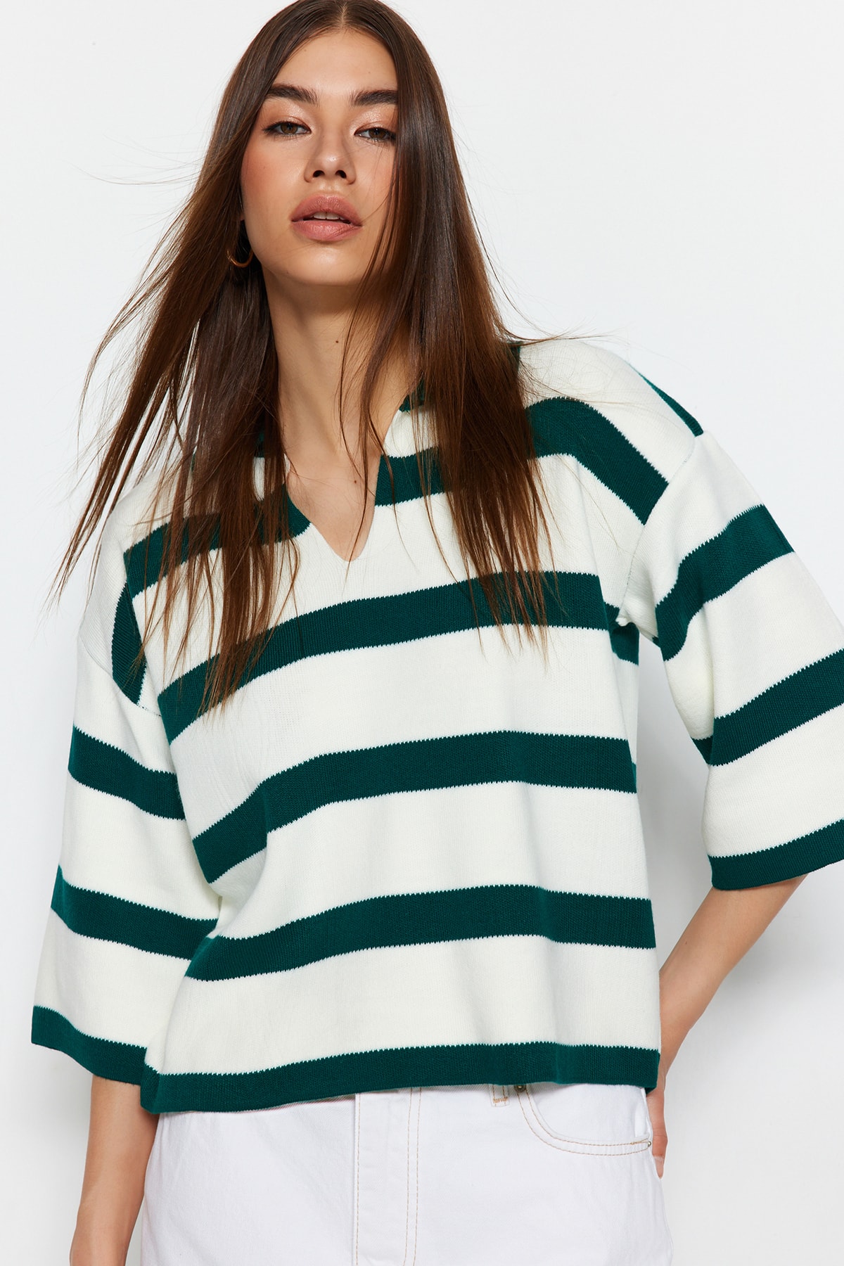 Trendyol Sweater - Grün - Regular fit