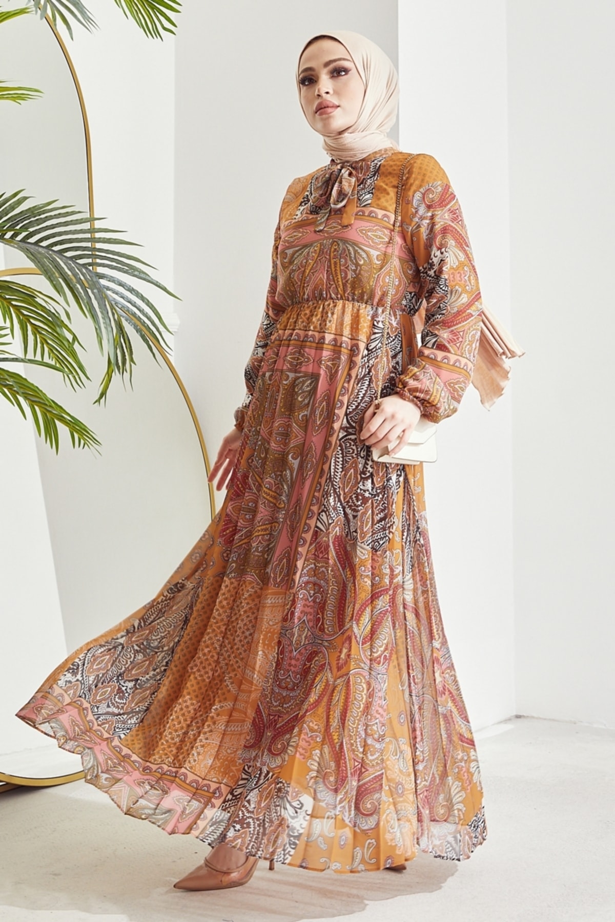 InStyle Elinor Shawl vzor plisované šifónové hidžábové šaty - horčica