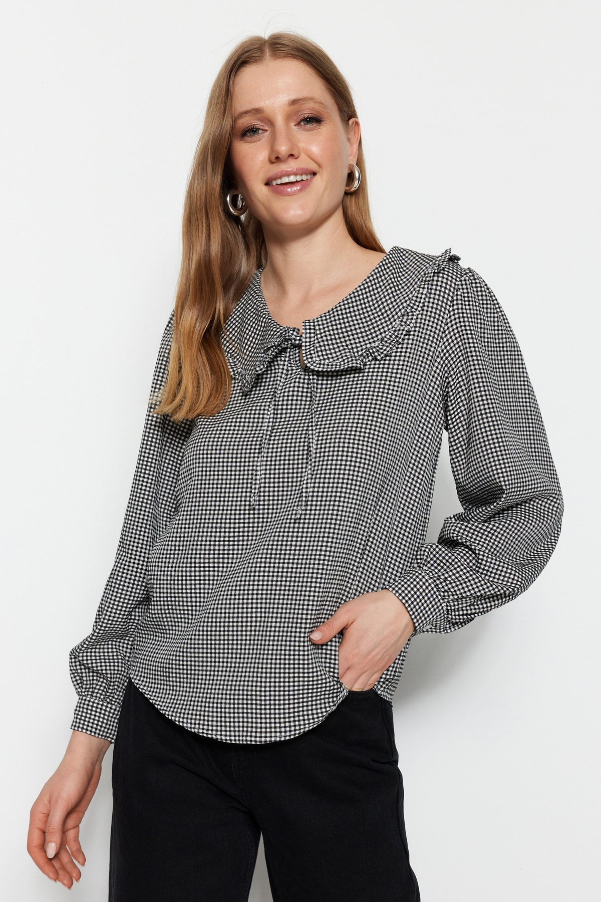 Trendyol Black Checkered Blouse with Woven Collar Detailed